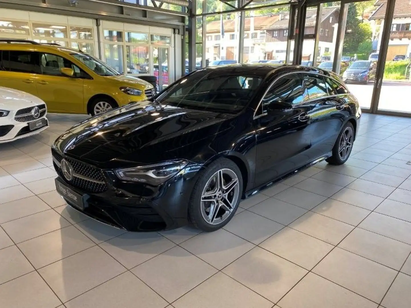 Mercedes-Benz CLA 180 AMG 360° Multibeam Night Keyless PDC Schwarz - 2