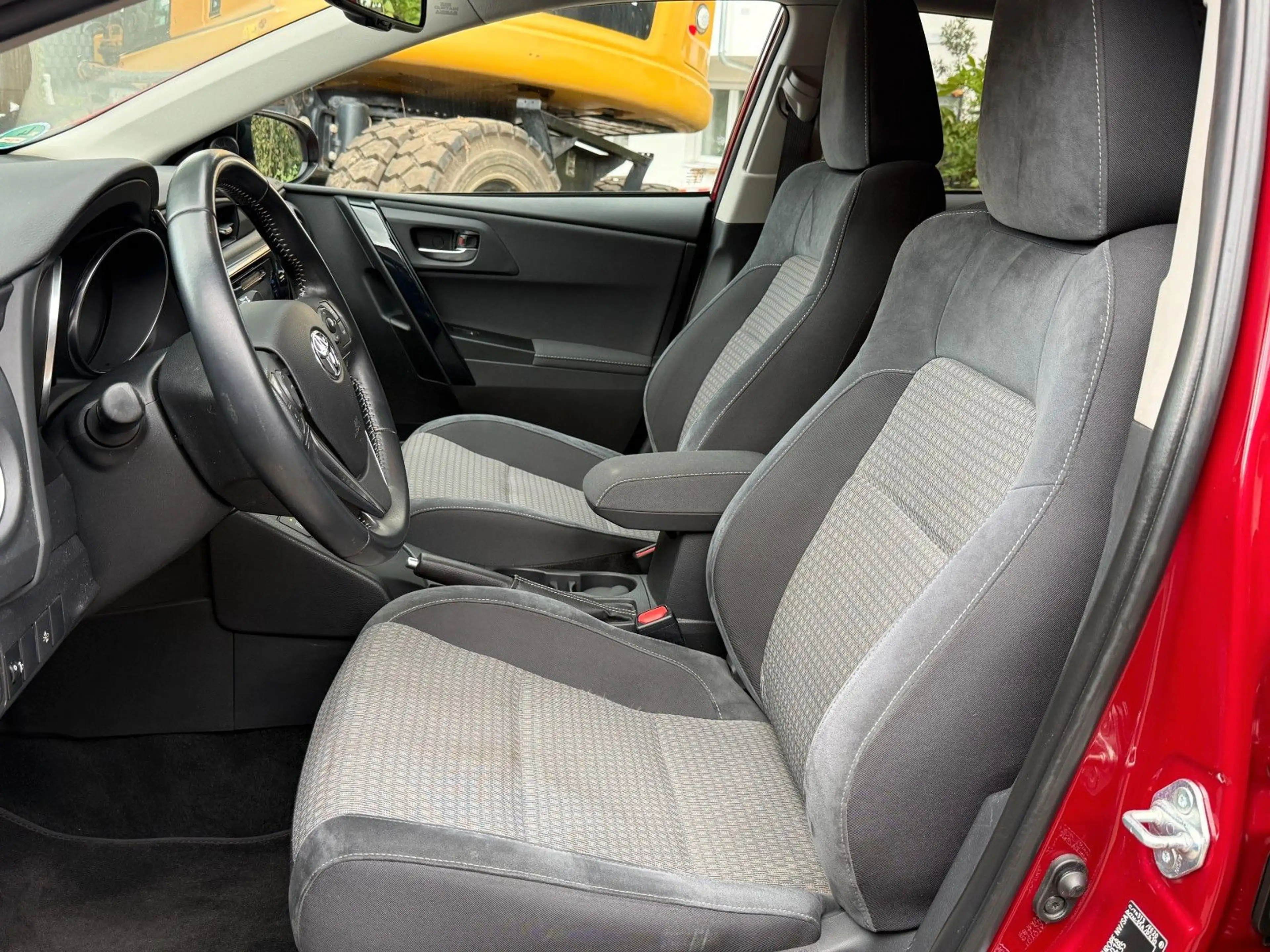 Toyota Auris 1.8l Hybrid "Team D"Navi/Kamera/AHK/SHZ — photo 9