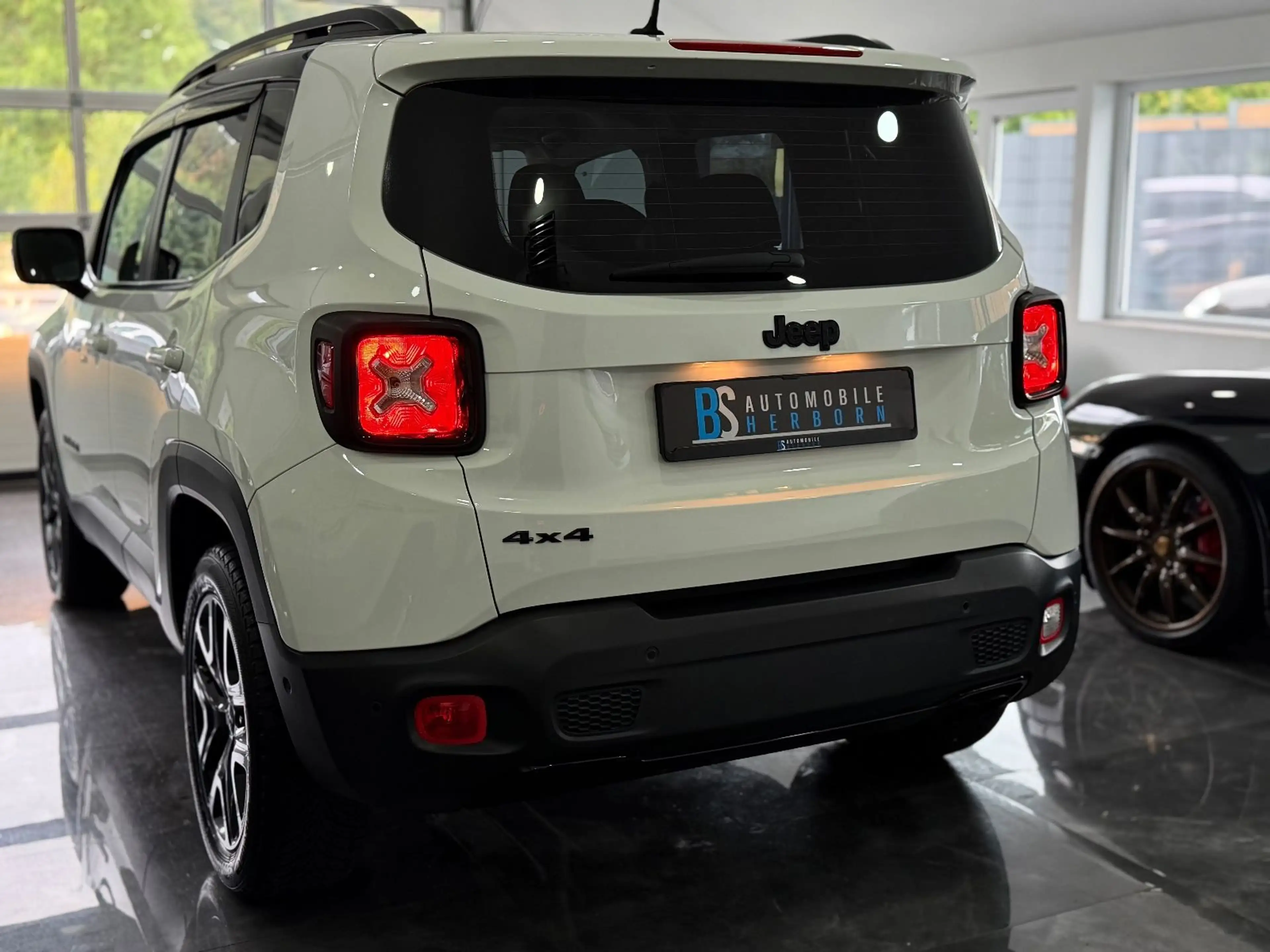 Jeep Renegade Limited 4WD/Aut./Navi/Beats/UConnect — photo 7