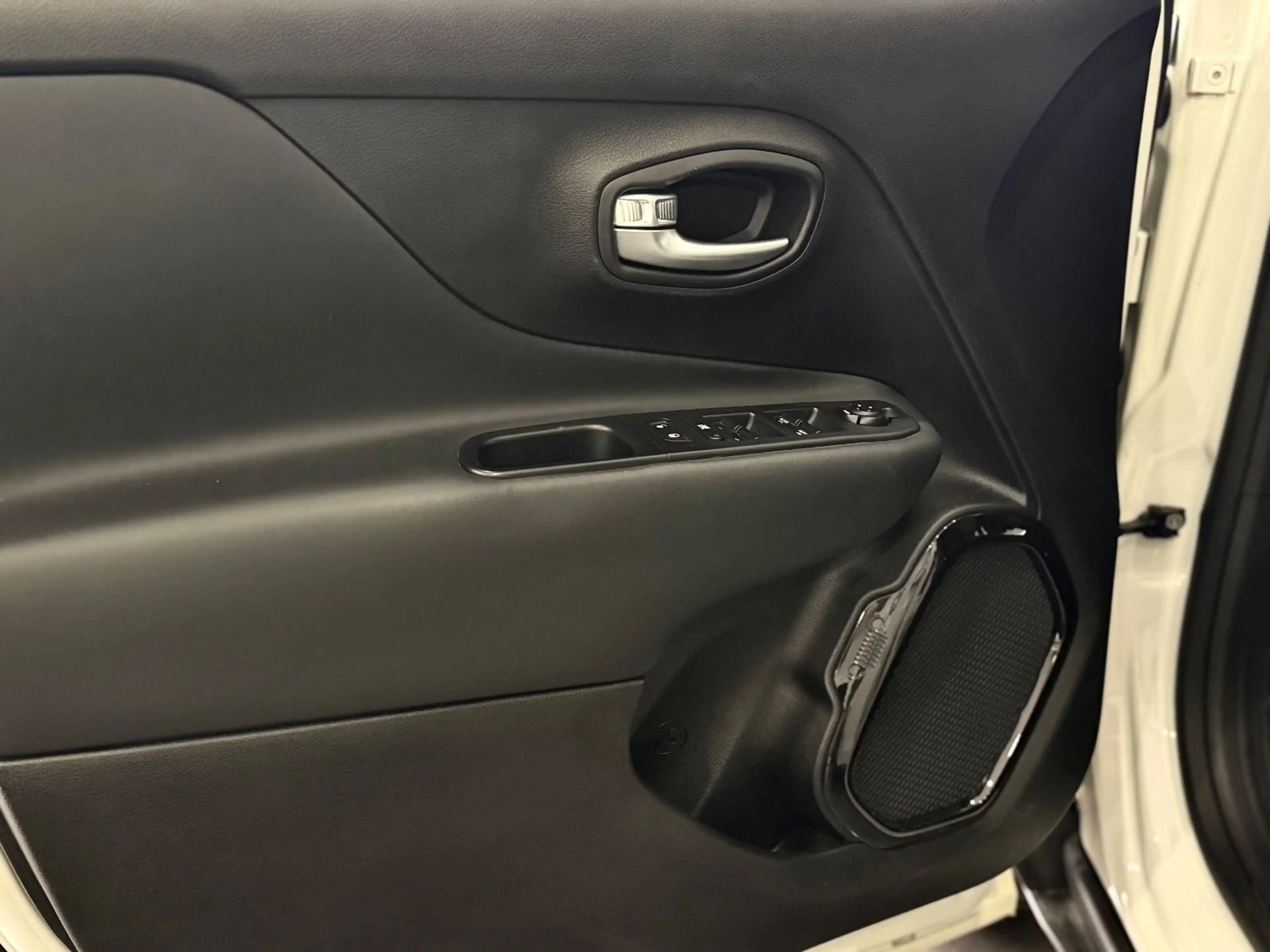 Jeep Renegade Limited 4WD/Aut./Navi/Beats/UConnect — photo 11