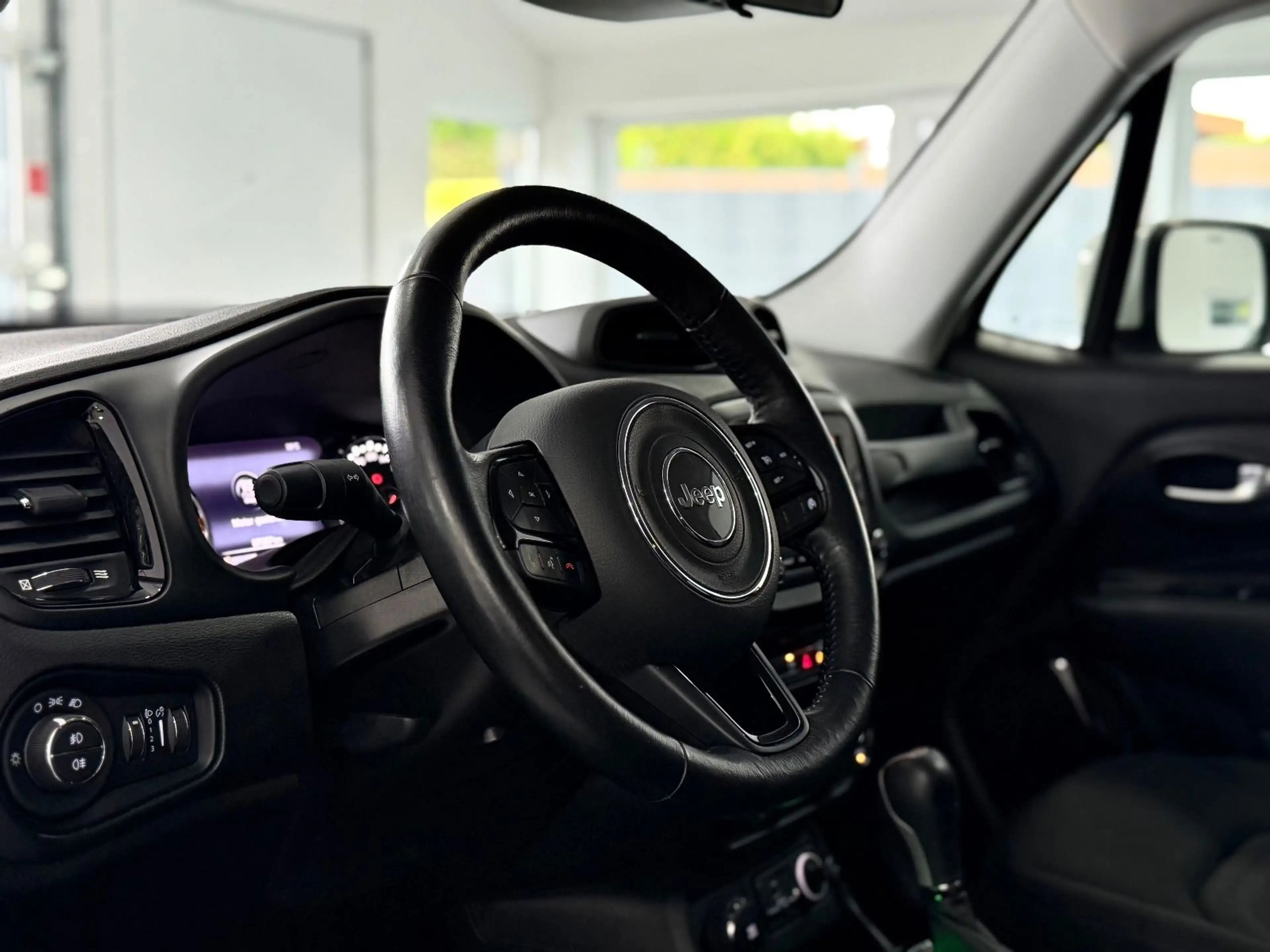 Jeep Renegade Limited 4WD/Aut./Navi/Beats/UConnect — photo 13