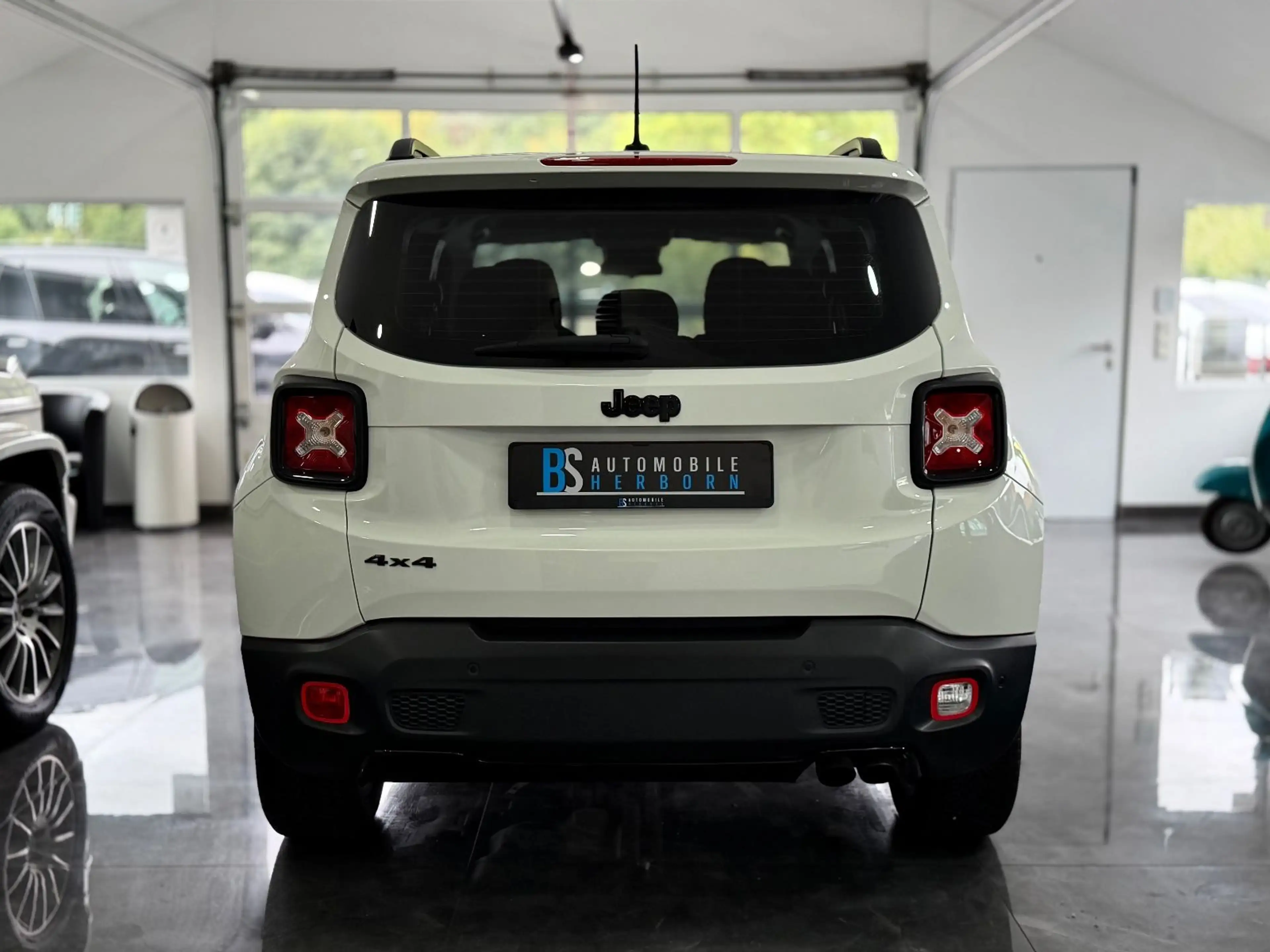 Jeep Renegade Limited 4WD/Aut./Navi/Beats/UConnect — photo 9
