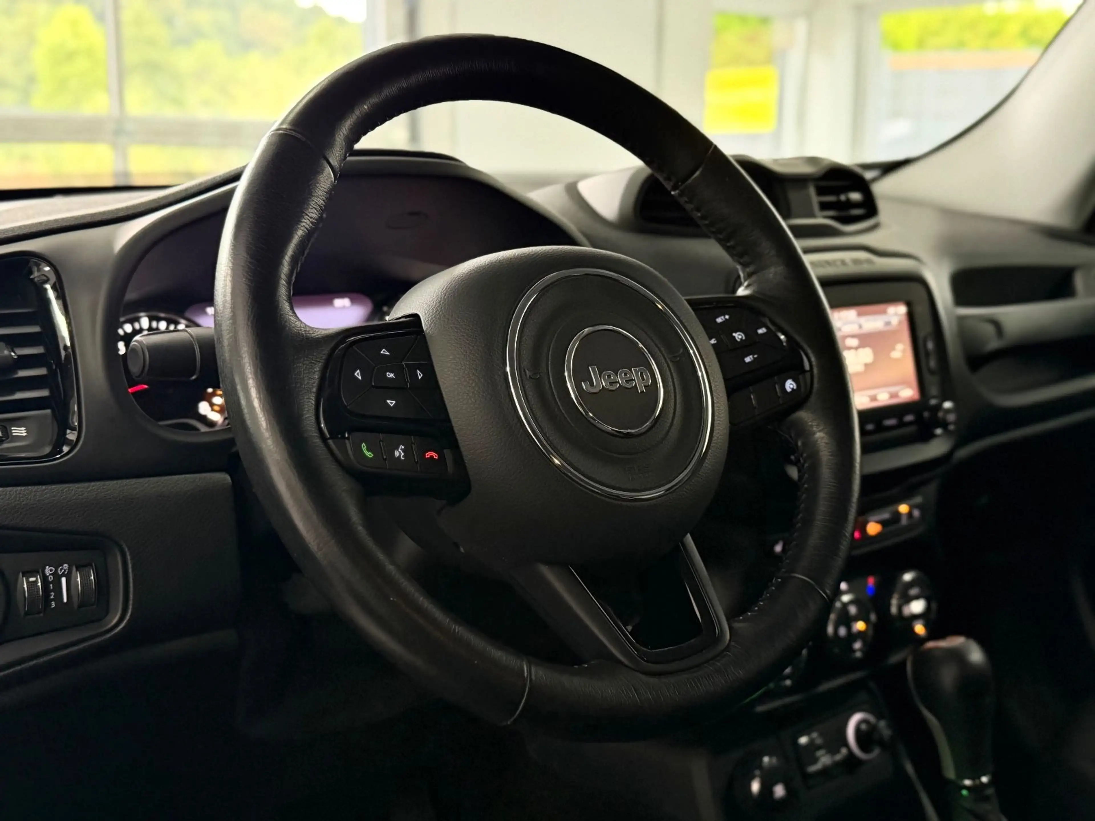 Jeep Renegade Limited 4WD/Aut./Navi/Beats/UConnect — photo 12