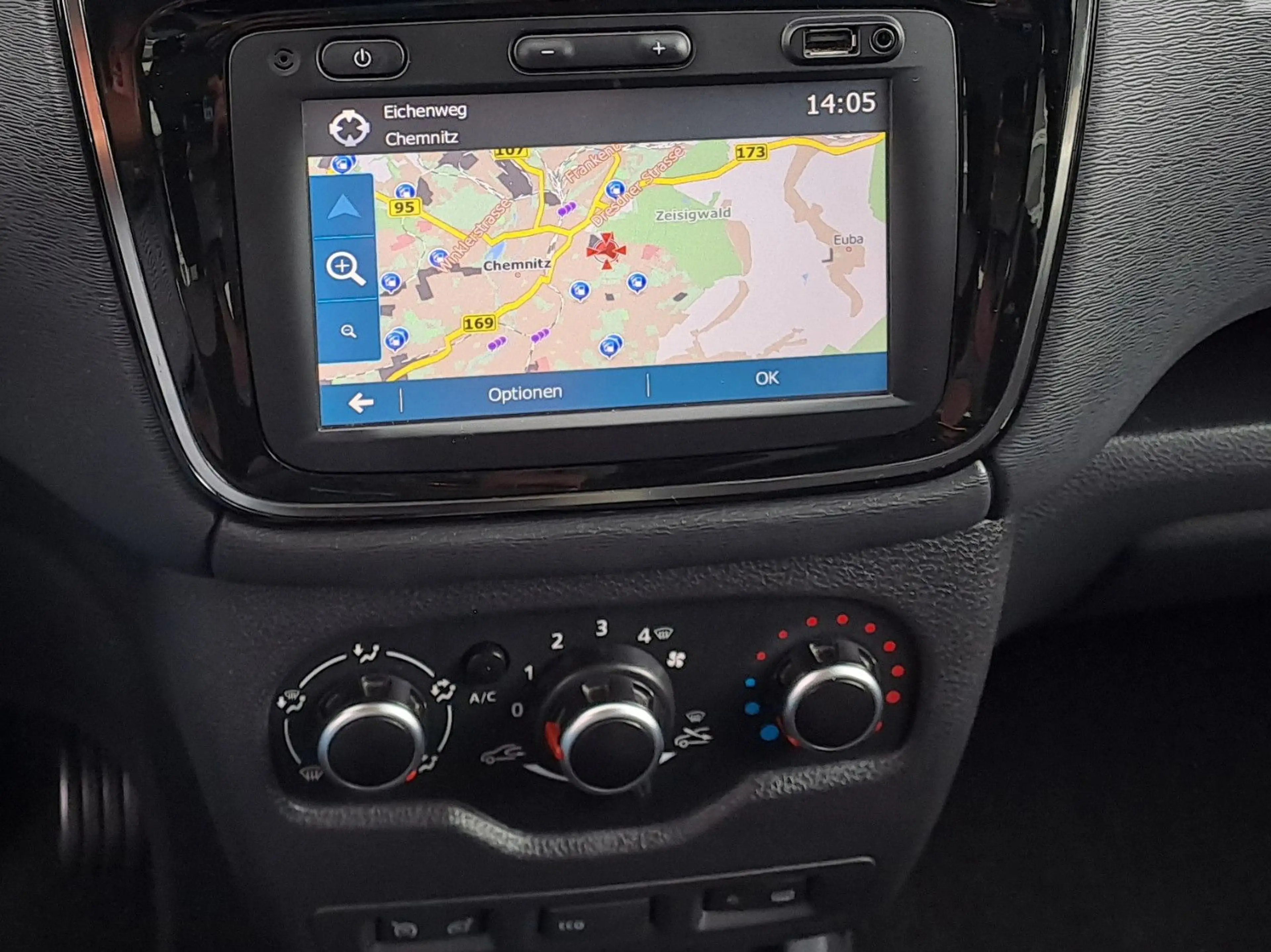Dacia Lodgy TCe 115 Stepway (7 Sitze, AHZV, 1. Hand) — photo 12