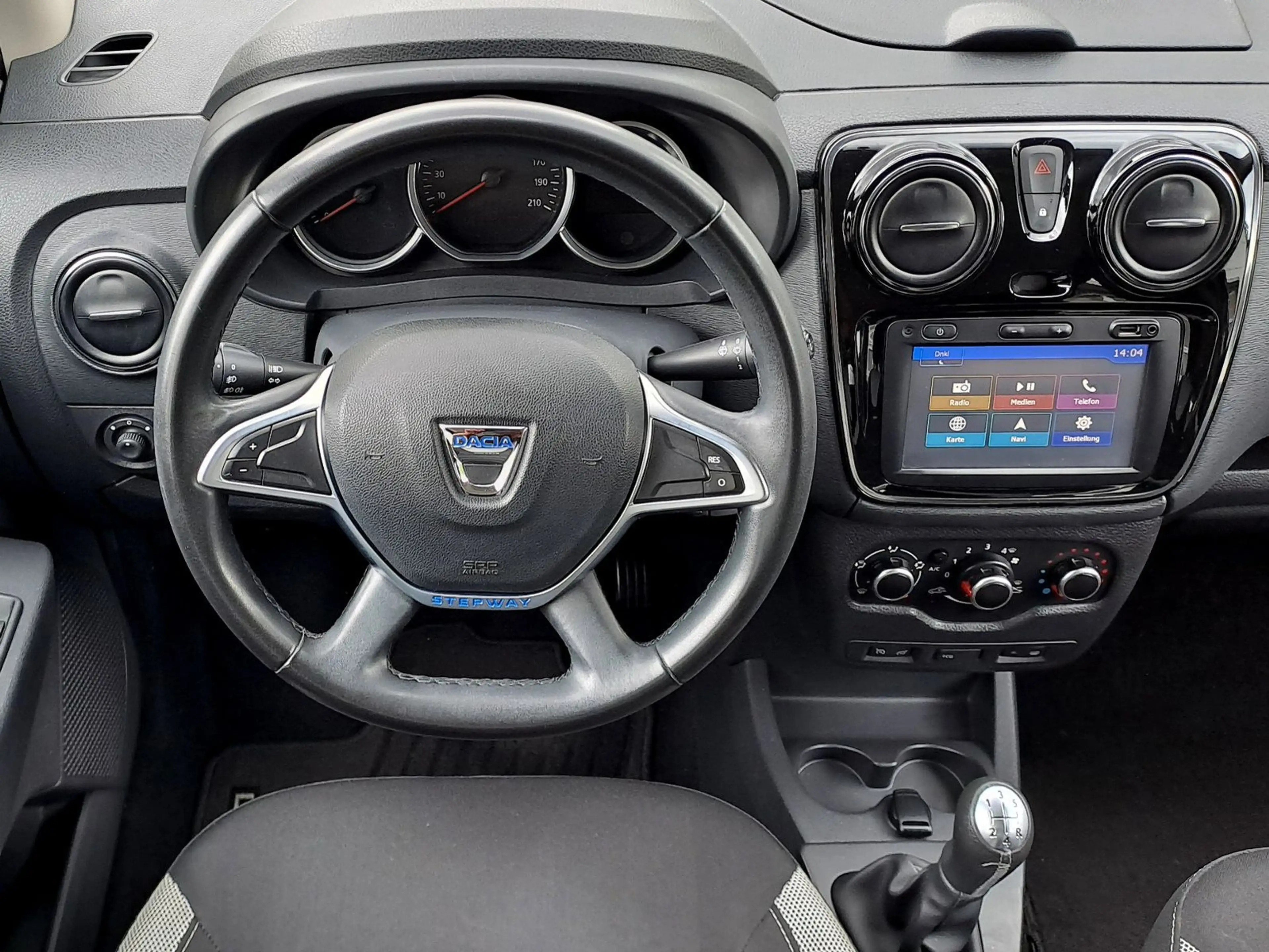 Dacia Lodgy TCe 115 Stepway (7 Sitze, AHZV, 1. Hand) — photo 11