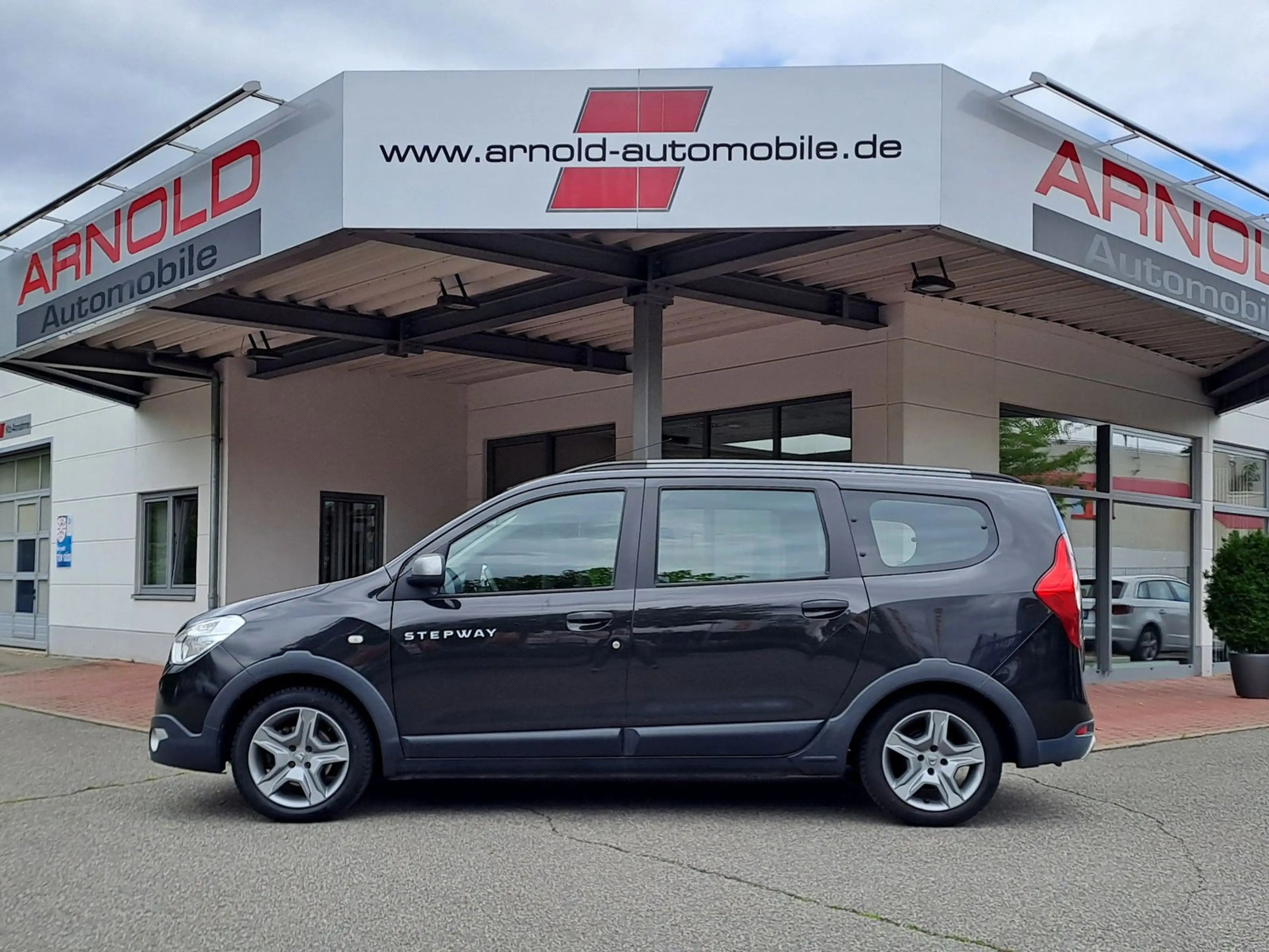 Dacia Lodgy TCe 115 Stepway (7 Sitze, AHZV, 1. Hand)