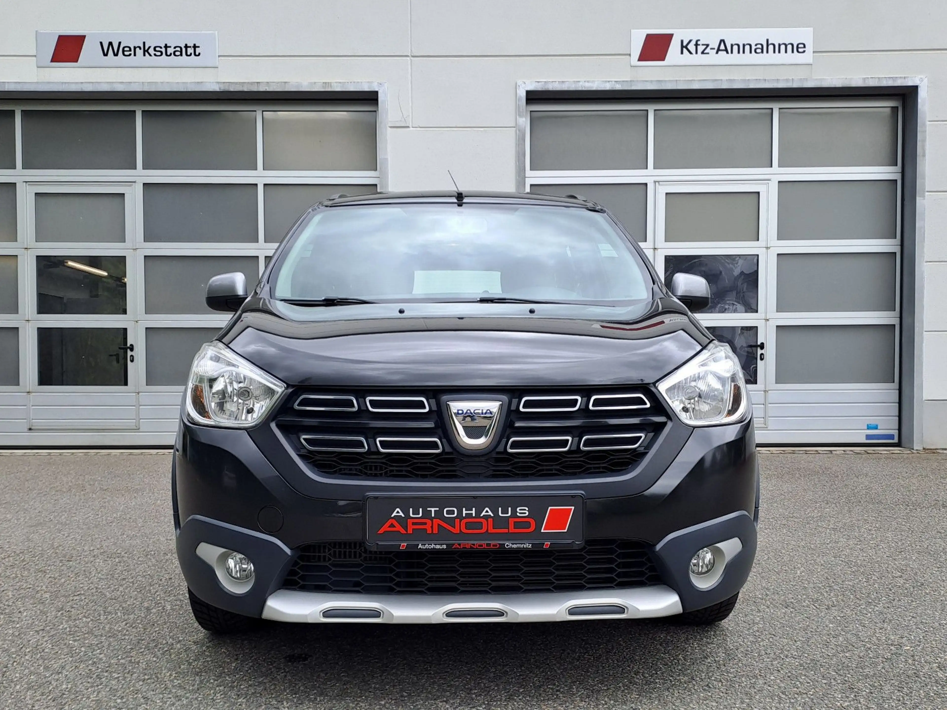 Dacia Lodgy TCe 115 Stepway (7 Sitze, AHZV, 1. Hand) — photo 4