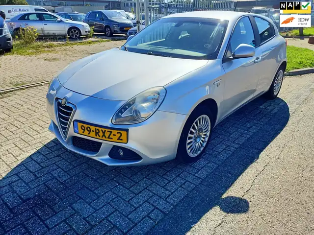 Alfa Romeo Giulietta main image