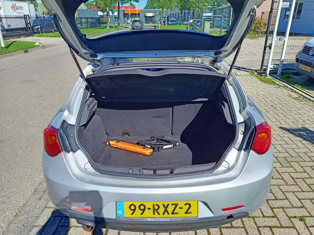 Alfa Romeo Giulietta view 21