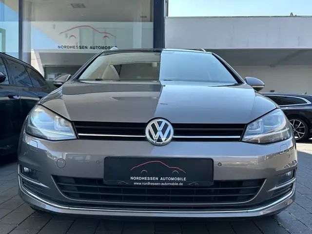 Volkswagen Golf view 5
