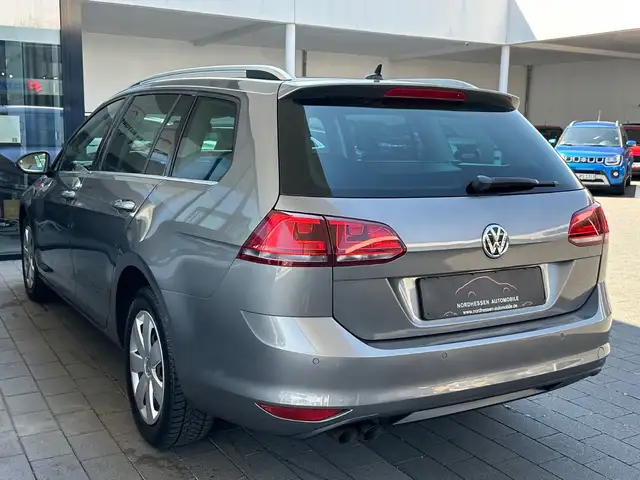 Volkswagen Golf view 3