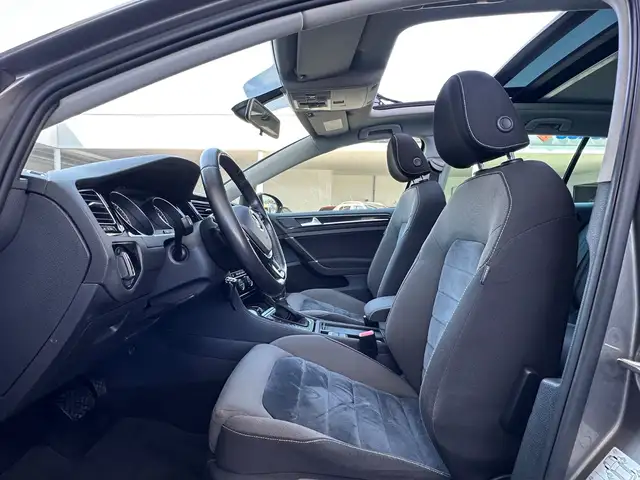 Volkswagen Golf view 11