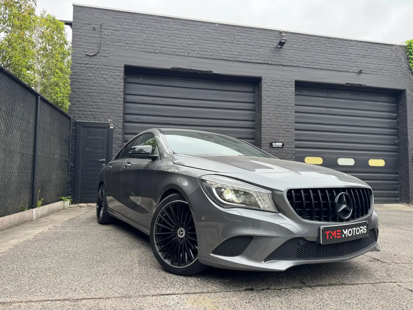 Mercedes-Benz CLA 220 CLA 220 CDI 7G-DCT Urban Ezüst - 1