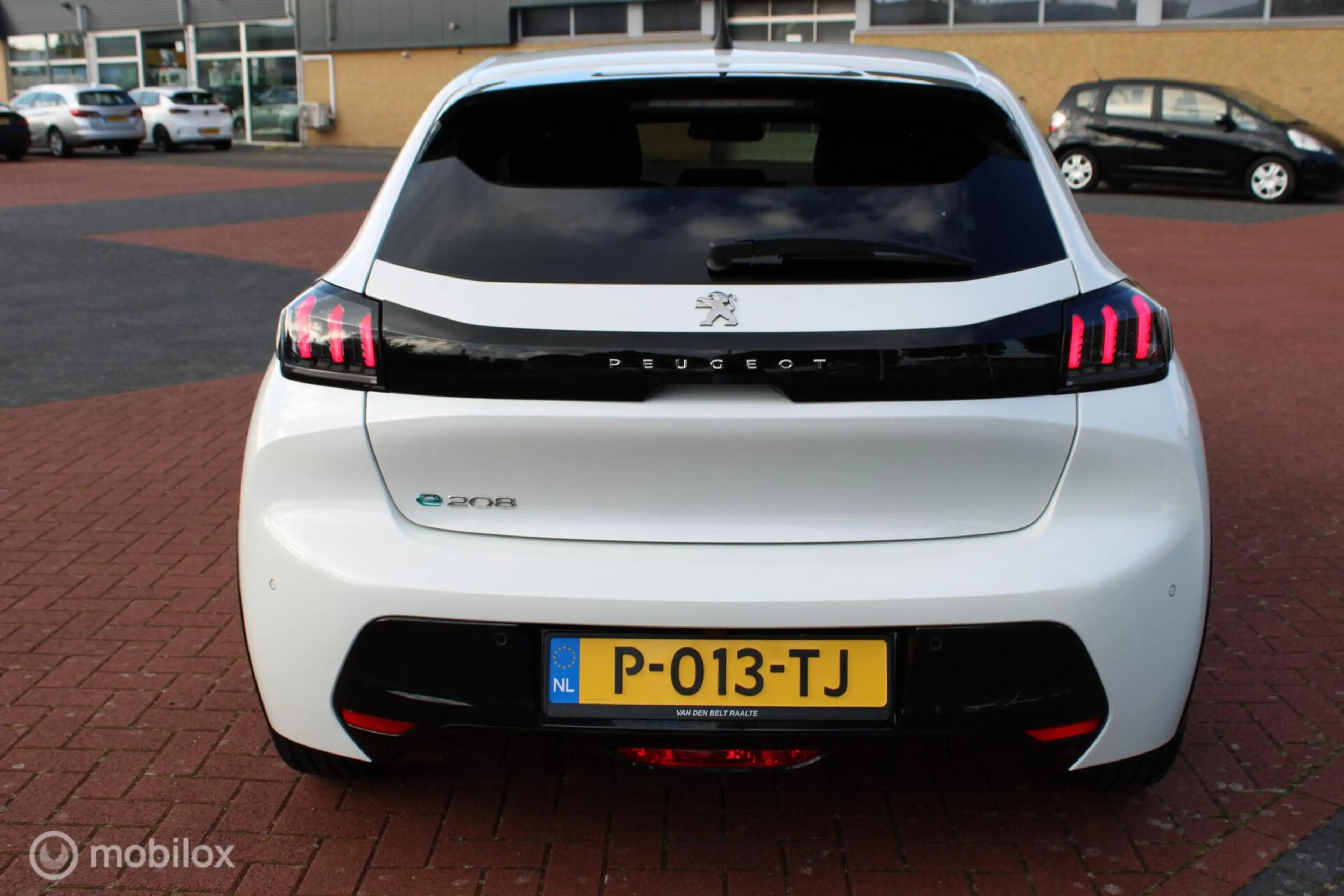 Peugeot e-208 EV Active Pack 50 kWh, Wit parelmoer, Donker glas, — photo 16