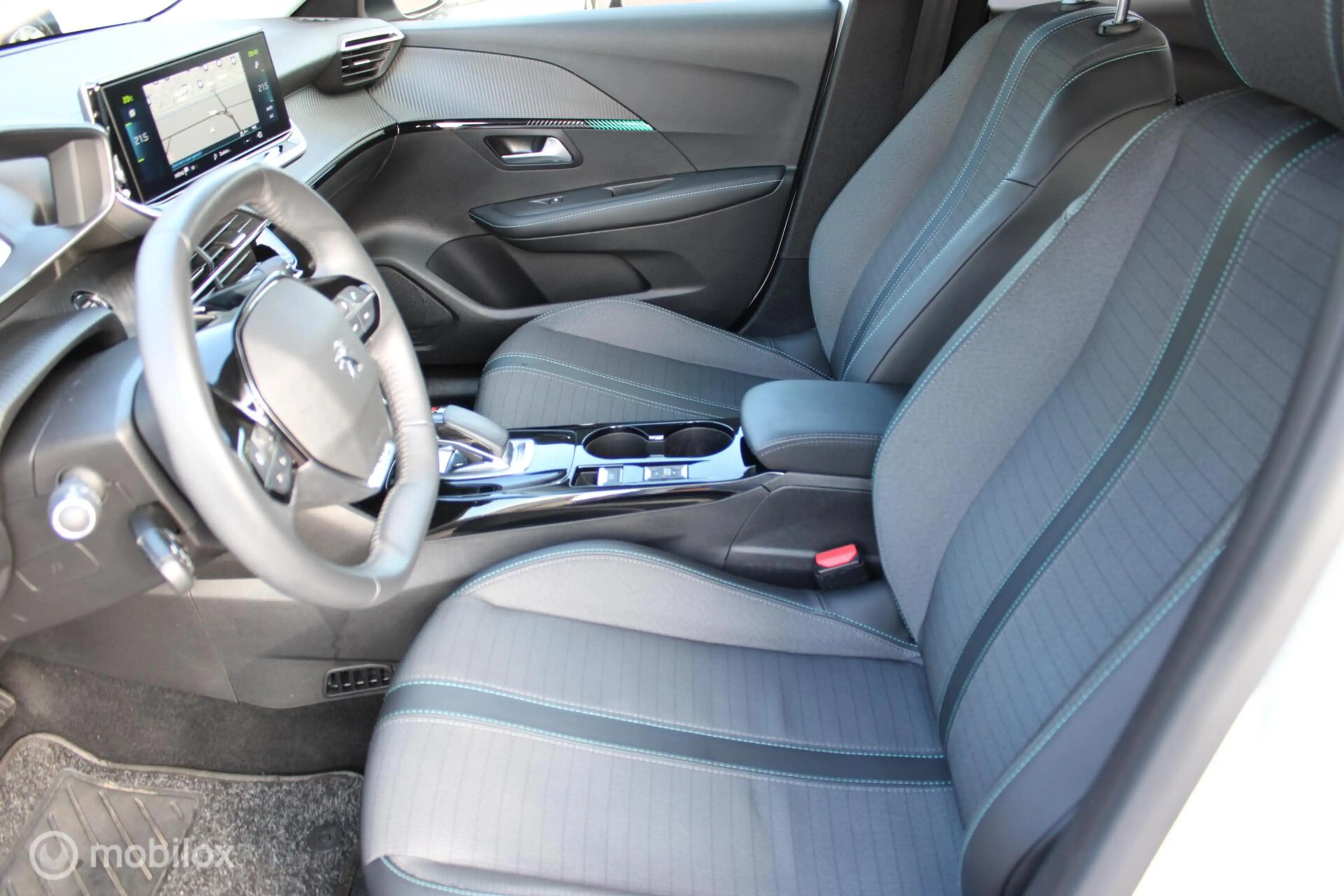 Peugeot e-208 EV Active Pack 50 kWh, Wit parelmoer, Donker glas, — photo 34