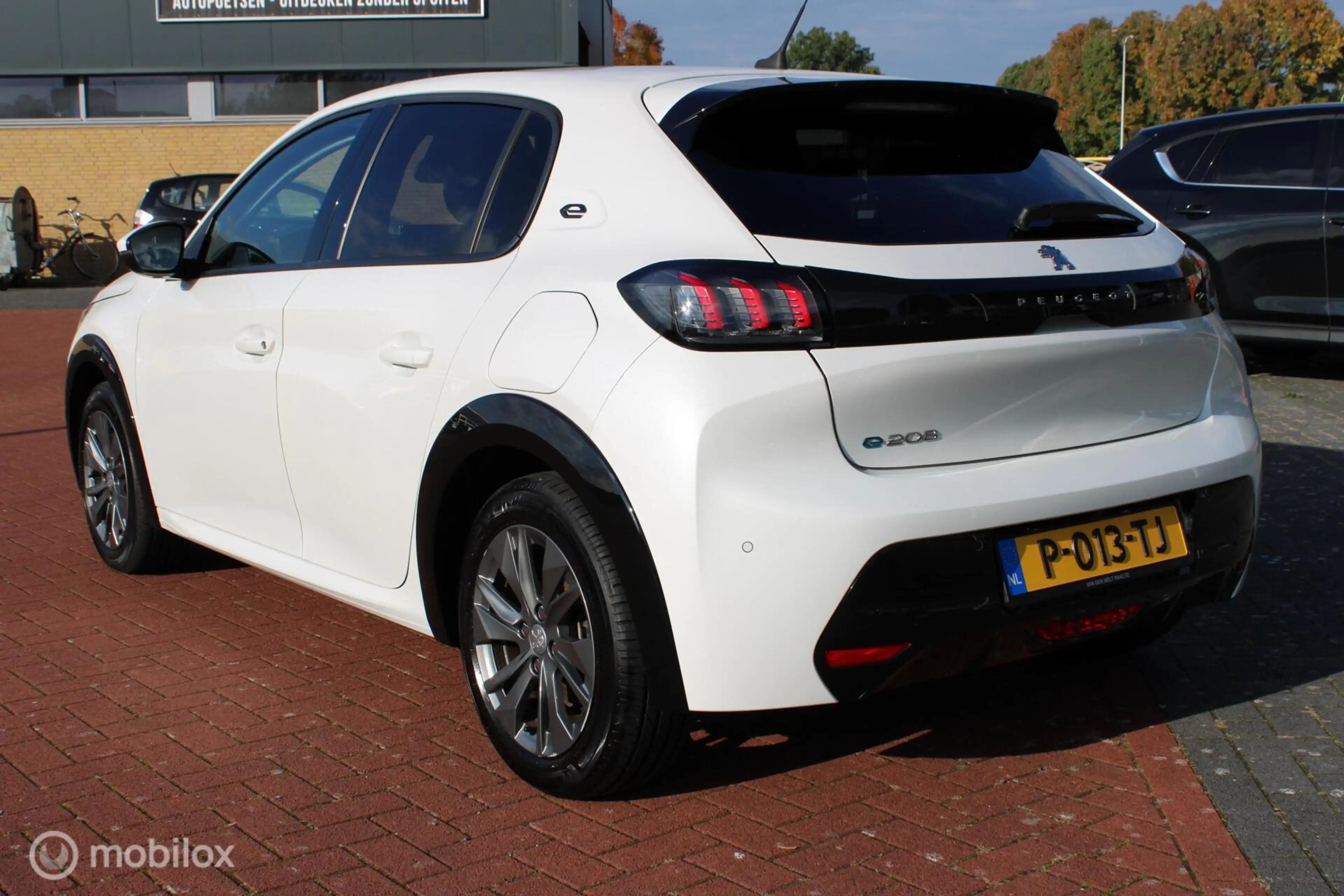 Peugeot e-208 EV Active Pack 50 kWh, Wit parelmoer, Donker glas, — photo 35