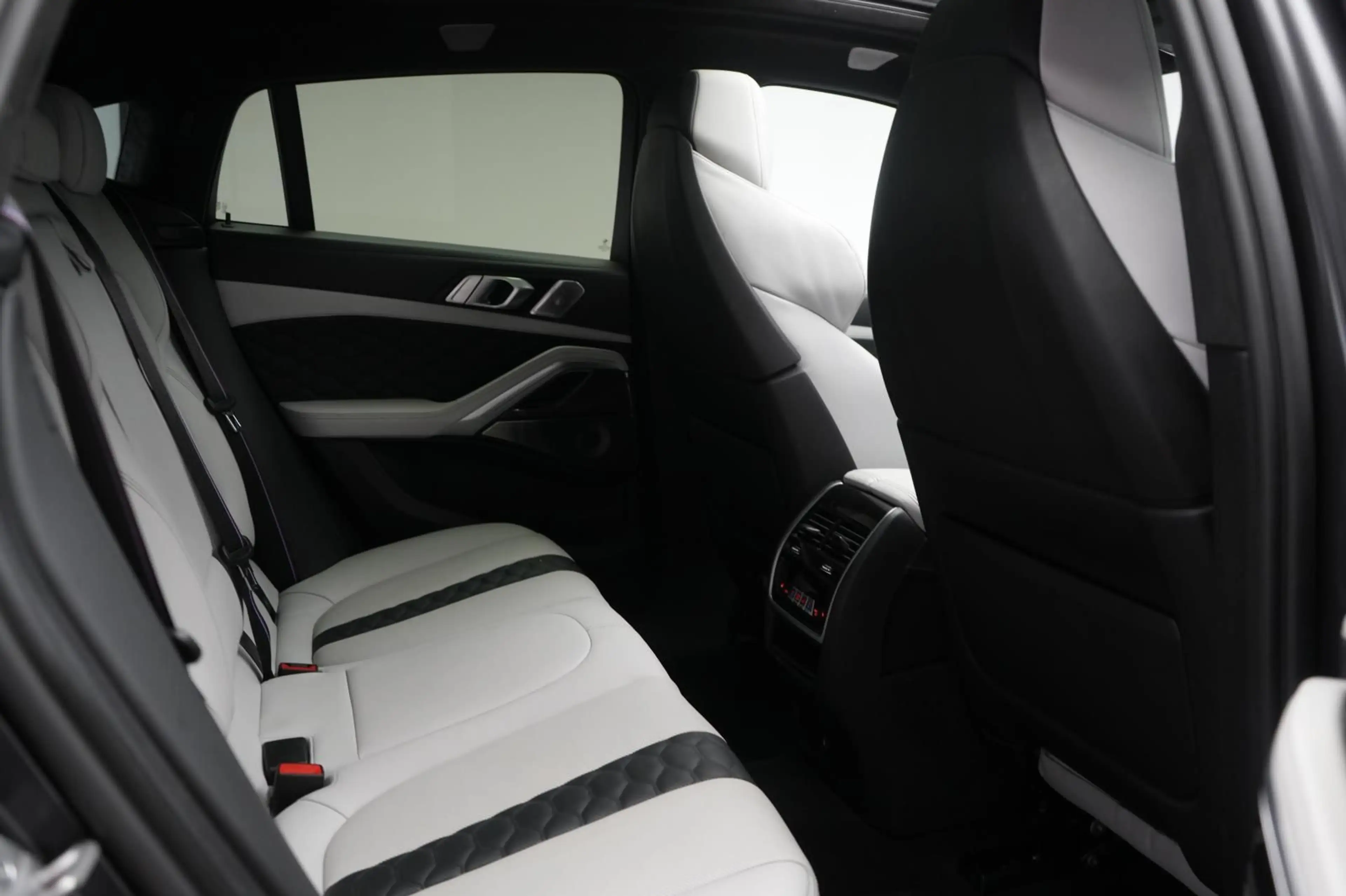 BMW X6 M Competition Laser/HUD/Skytop/B&W — photo 8