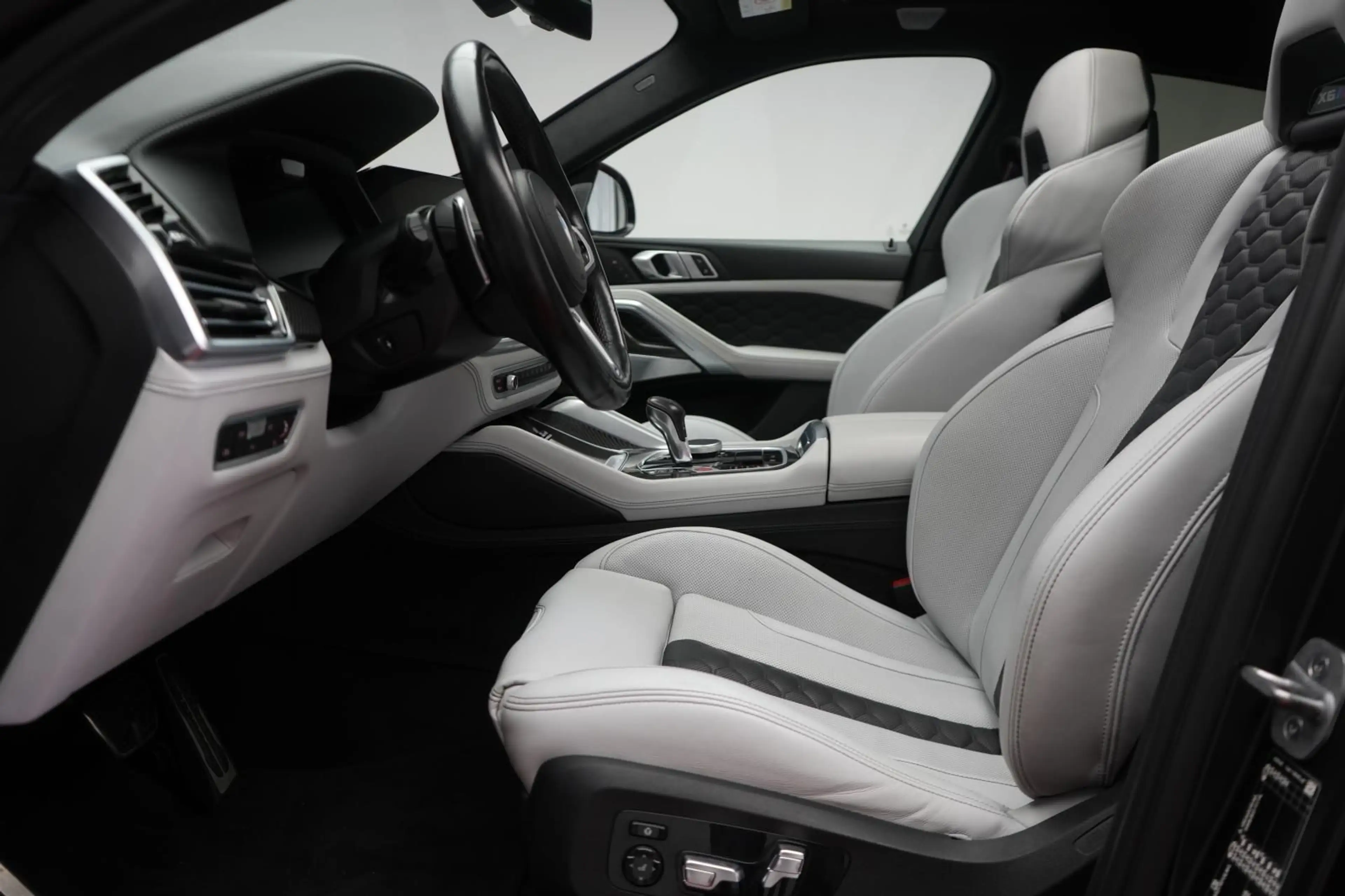 BMW X6 M Competition Laser/HUD/Skytop/B&W — photo 9