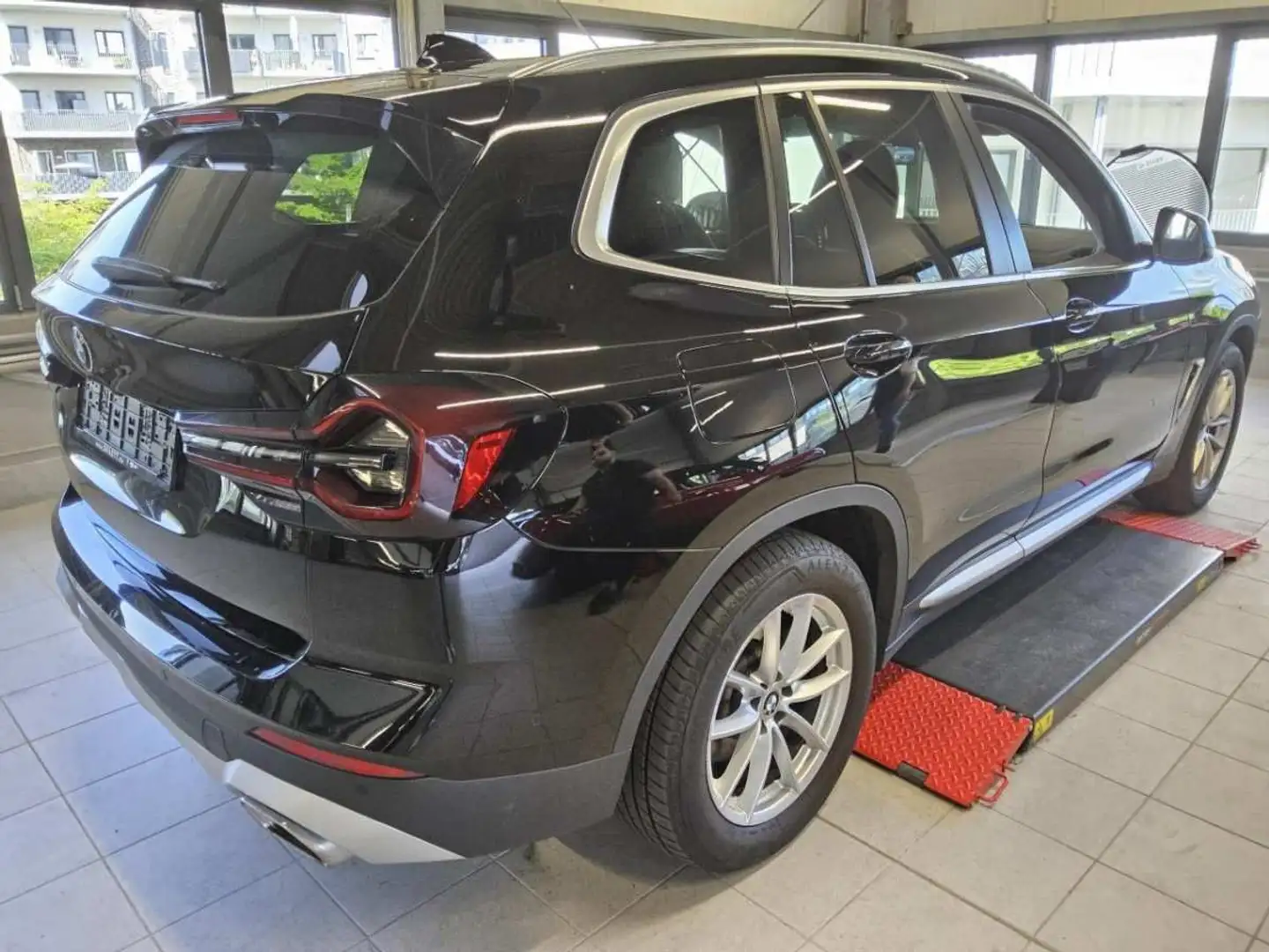BMW X3 20d xDr Facelift Sport NAVI/LEDER/AHK/LED/KAM Noir - 2