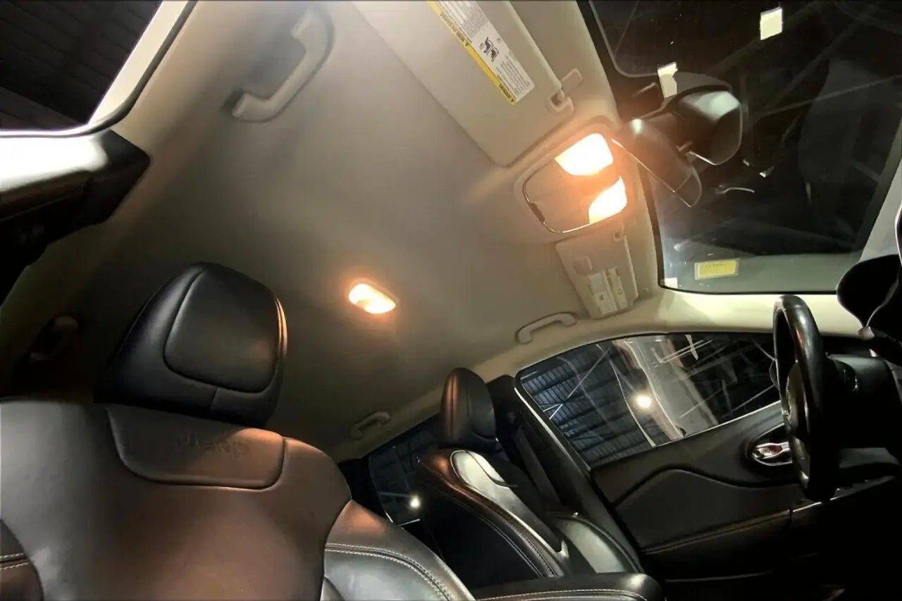 Jeep Cherokee снимка Jeep Cherokee