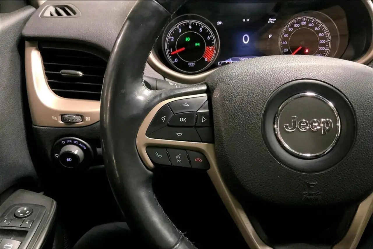 Jeep Cherokee снимка Jeep Cherokee