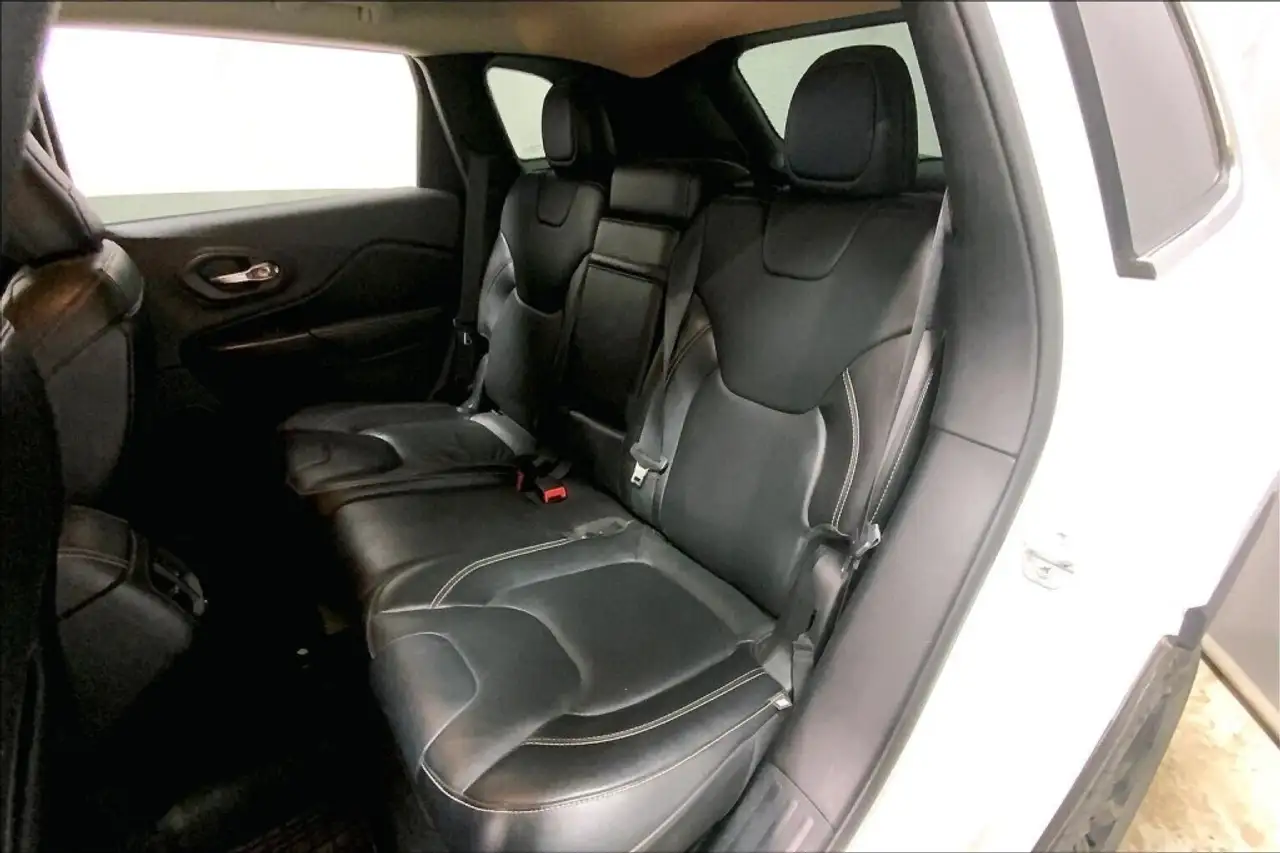 Jeep Cherokee снимка Jeep Cherokee