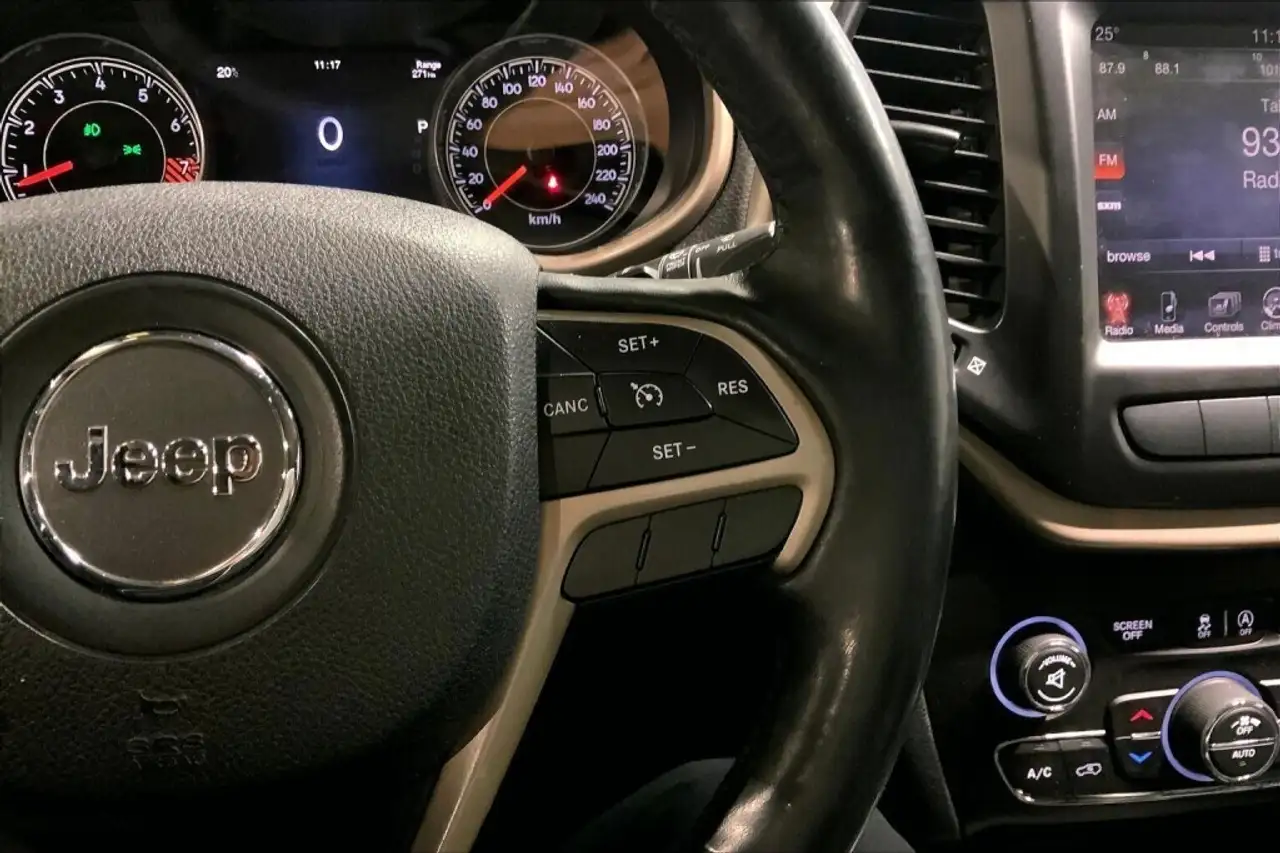 Jeep Cherokee снимка Jeep Cherokee