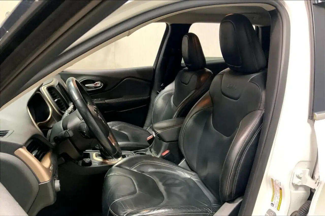 Jeep Cherokee снимка Jeep Cherokee