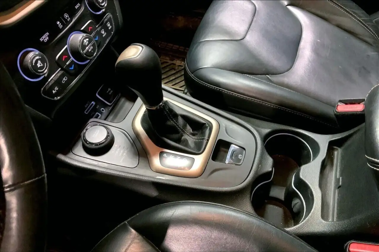 Jeep Cherokee снимка Jeep Cherokee