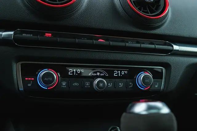 Audi RS3 SB 2,5 TFSI quattro S-tronic/MATRIX/PANO/VIRTUA... Ansicht 22