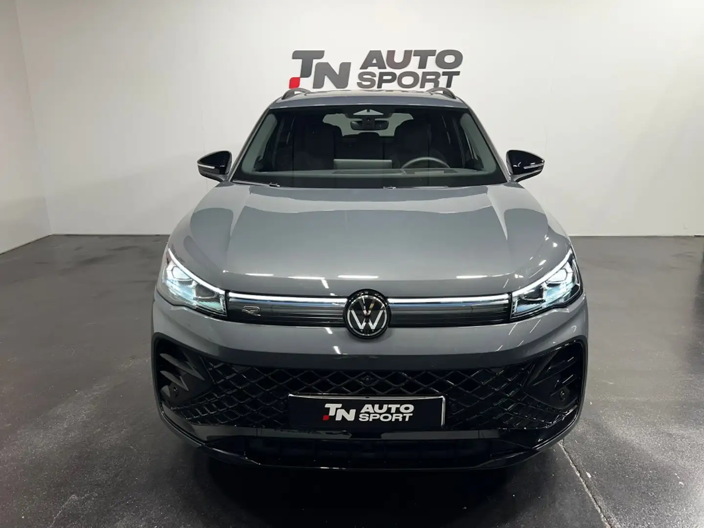 Volkswagen Tiguan 2.0TDI R-Line 4Motion DSG 142kW Gris - 2