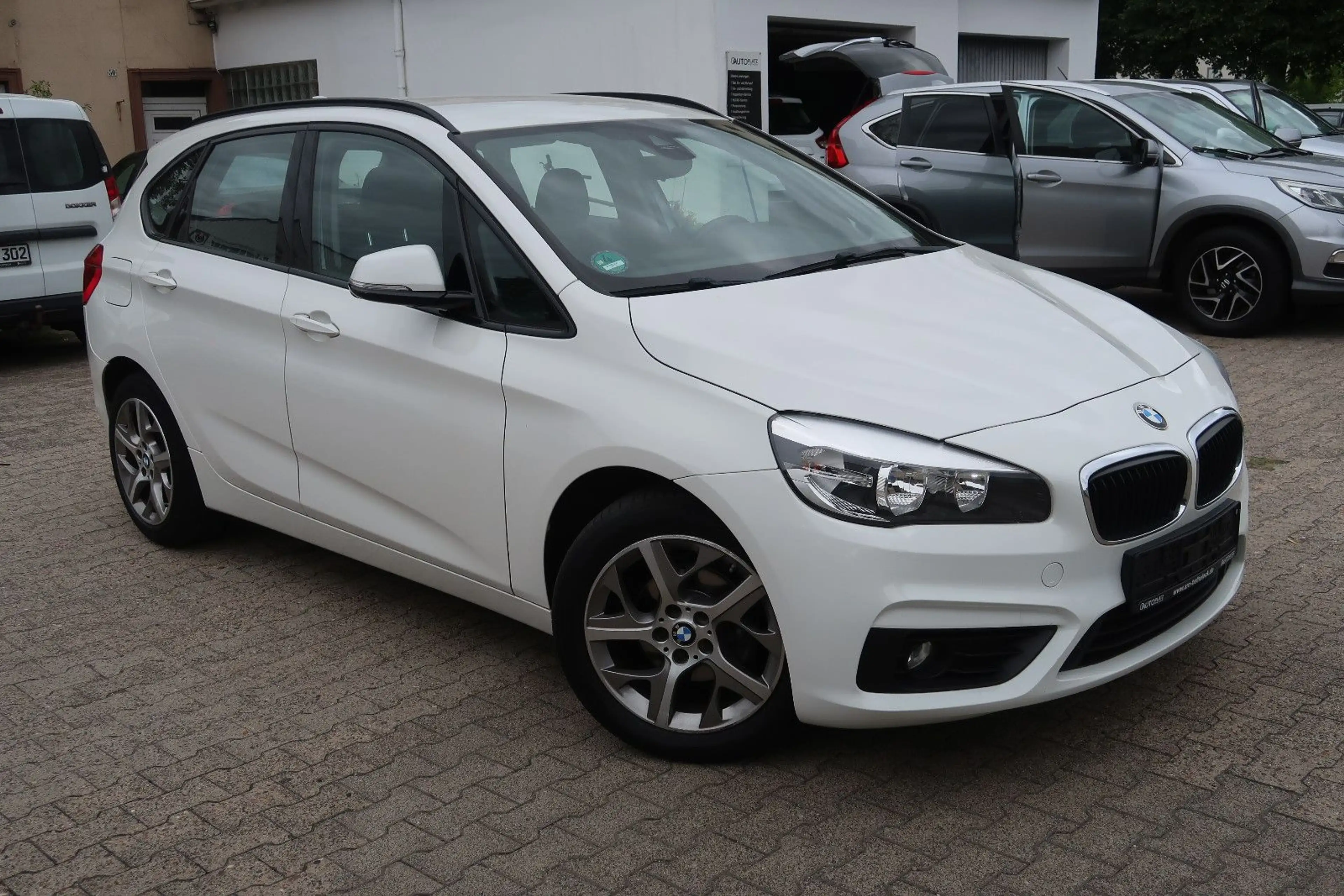 BMW 216 *NAVI *KLIMATRONIK *AHK *ALU