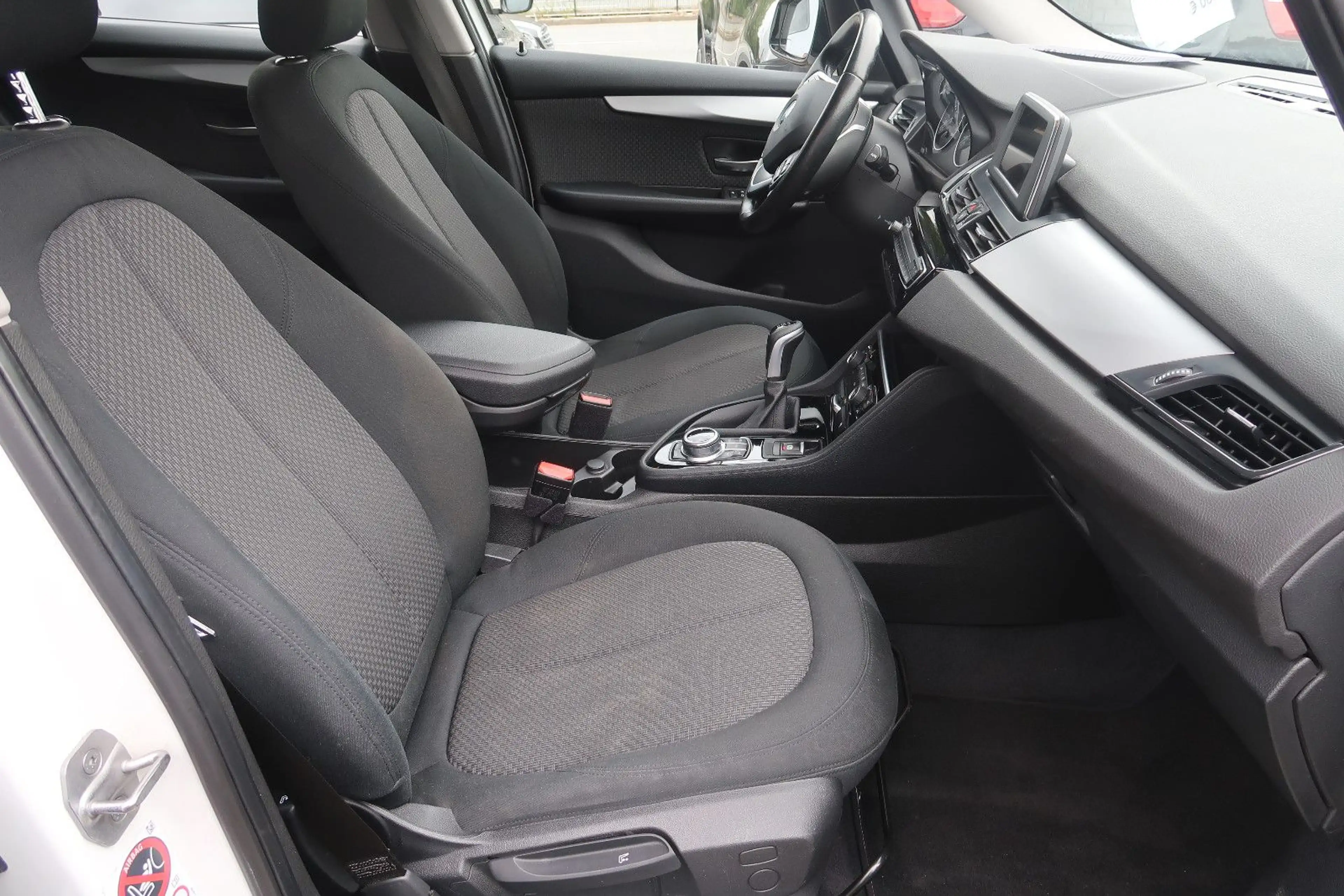 BMW 216 *NAVI *KLIMATRONIK *AHK *ALU — photo 10