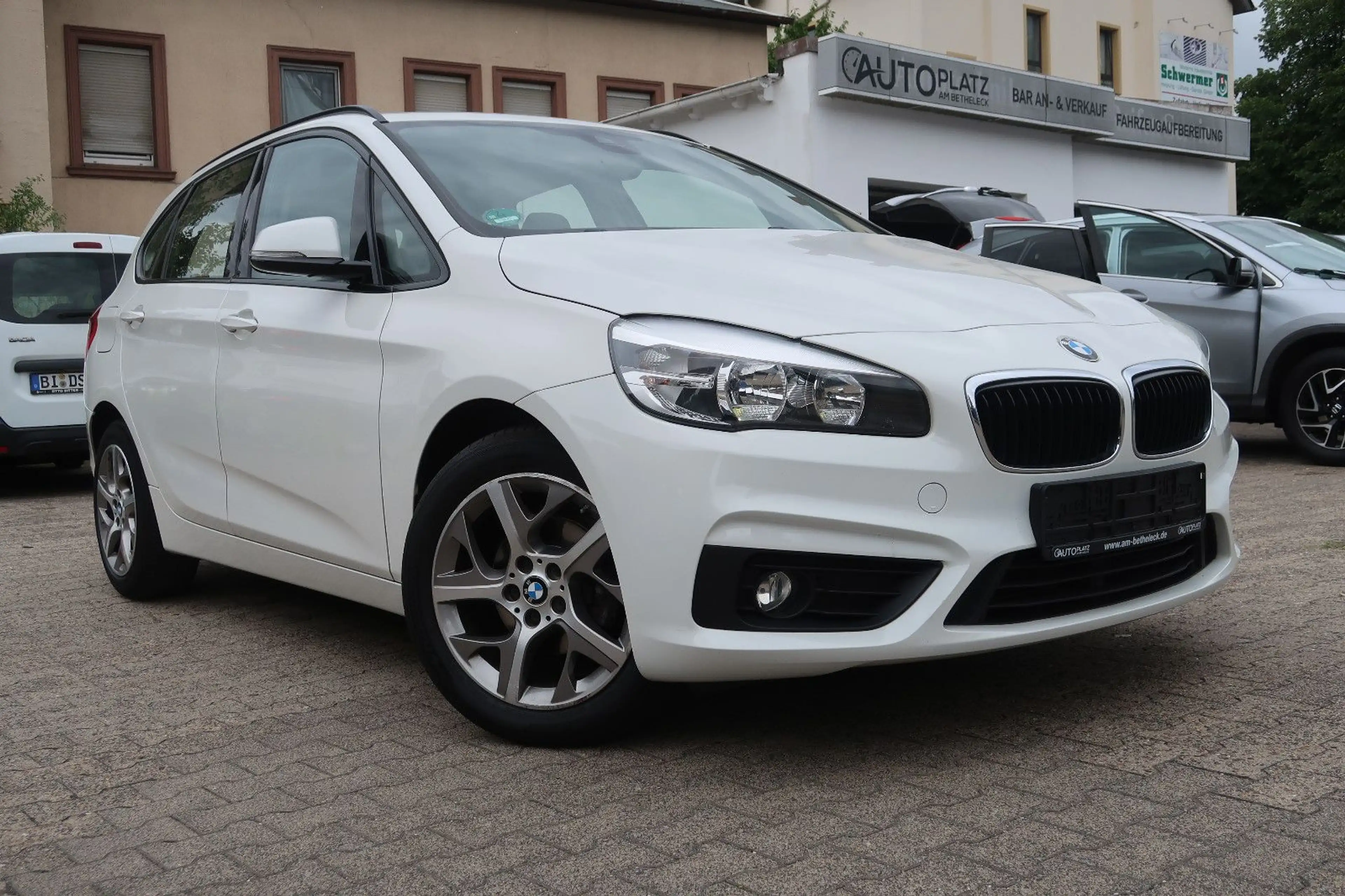 BMW 216 *NAVI *KLIMATRONIK *AHK *ALU — photo 2
