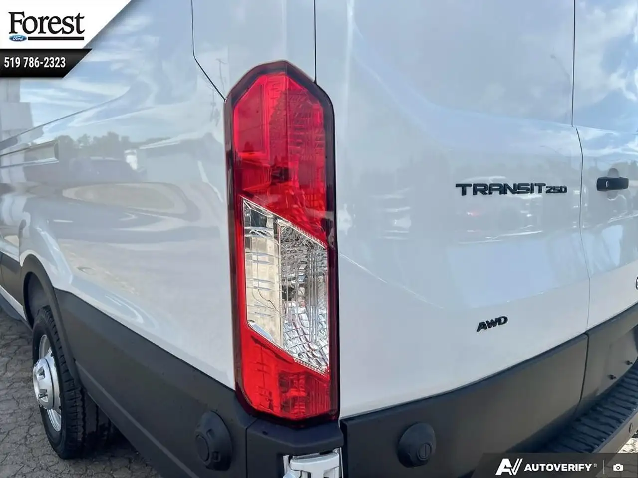 Ford Transit Cargo Van снимка Ford Transit Cargo Van
