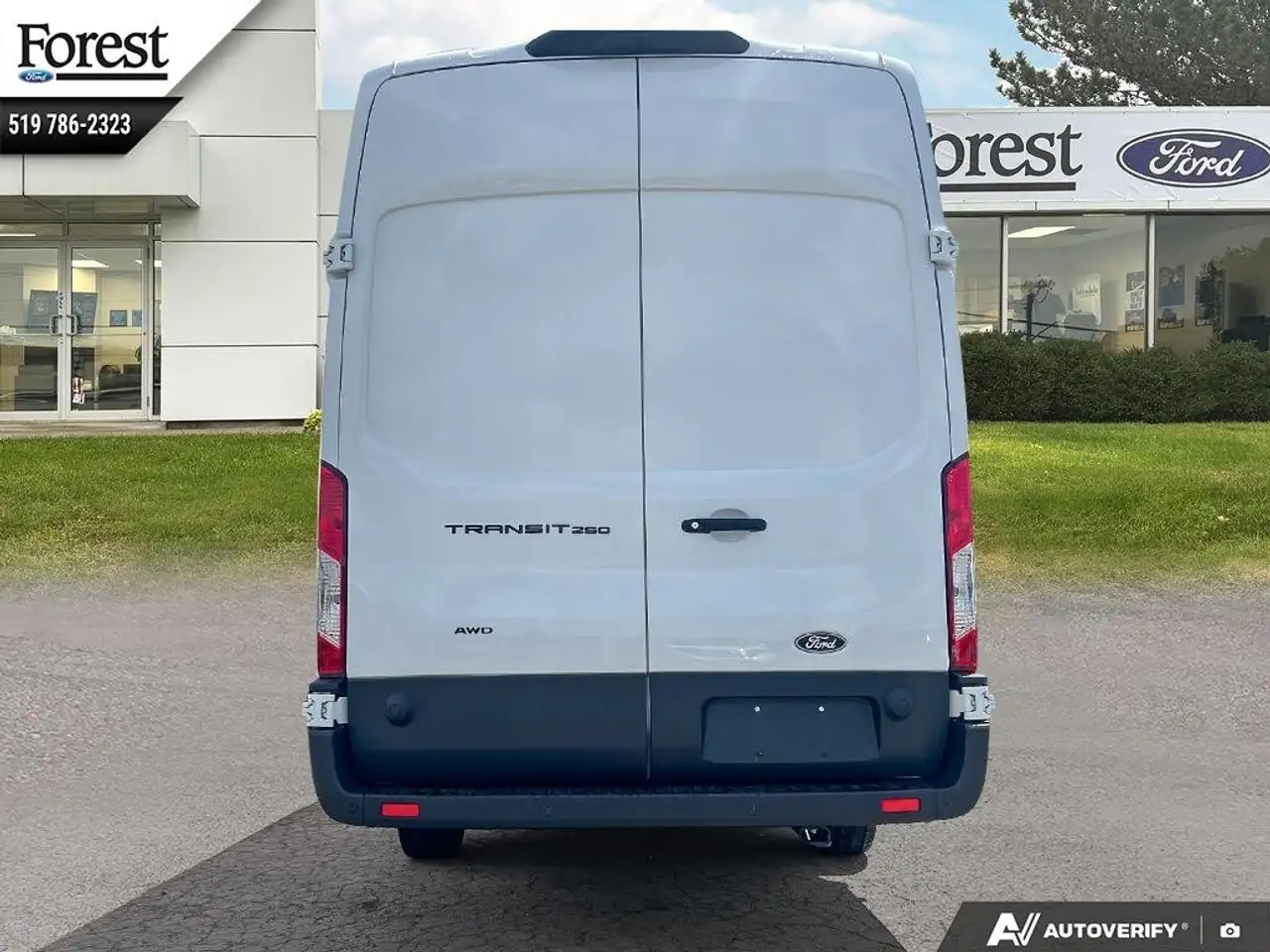 Ford Transit Cargo Van снимка Ford Transit Cargo Van