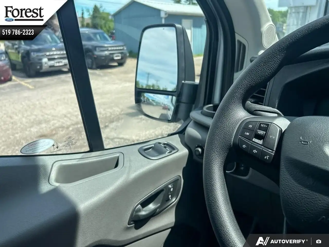 Ford Transit Cargo Van снимка Ford Transit Cargo Van