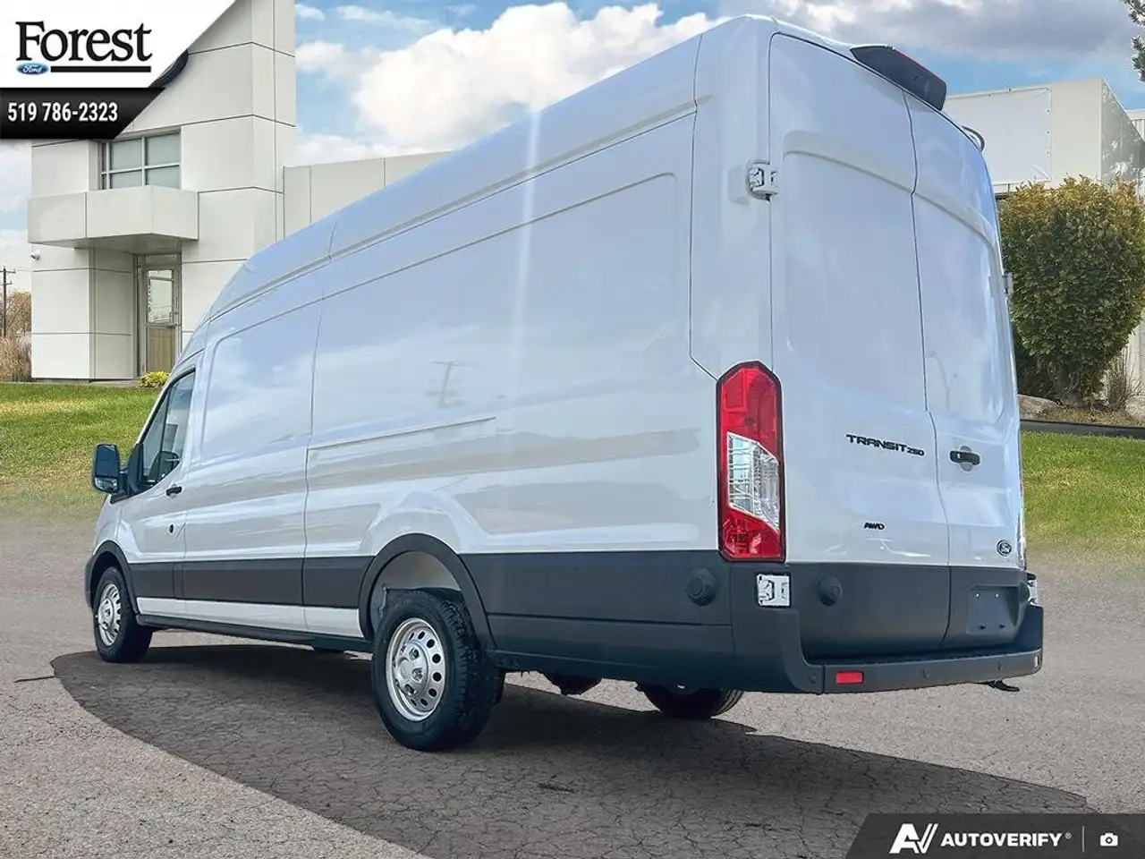 Ford Transit Cargo Van снимка Ford Transit Cargo Van