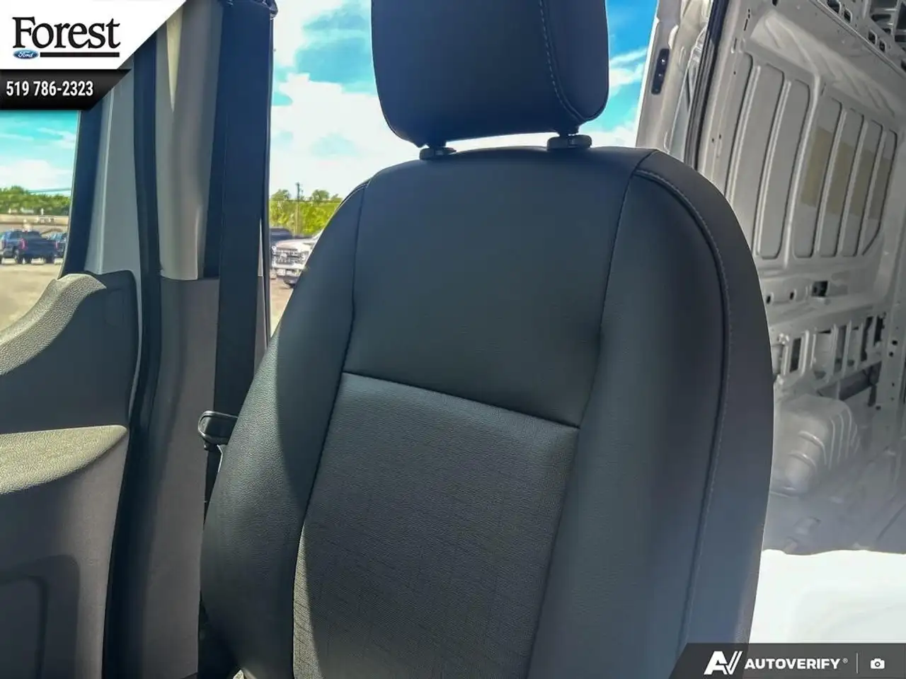 Ford Transit Cargo Van снимка Ford Transit Cargo Van