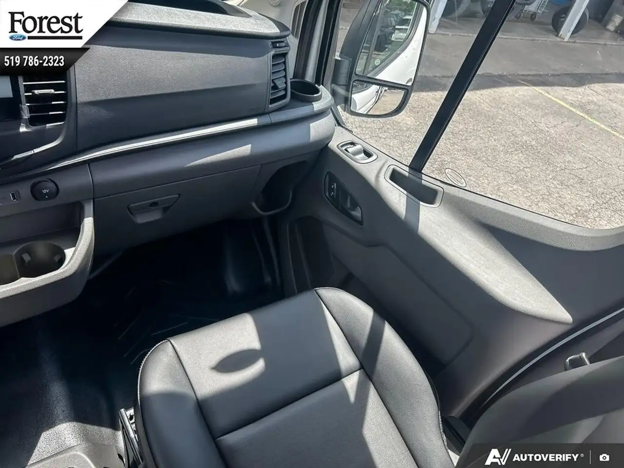 Ford Transit Cargo Van снимка Ford Transit Cargo Van