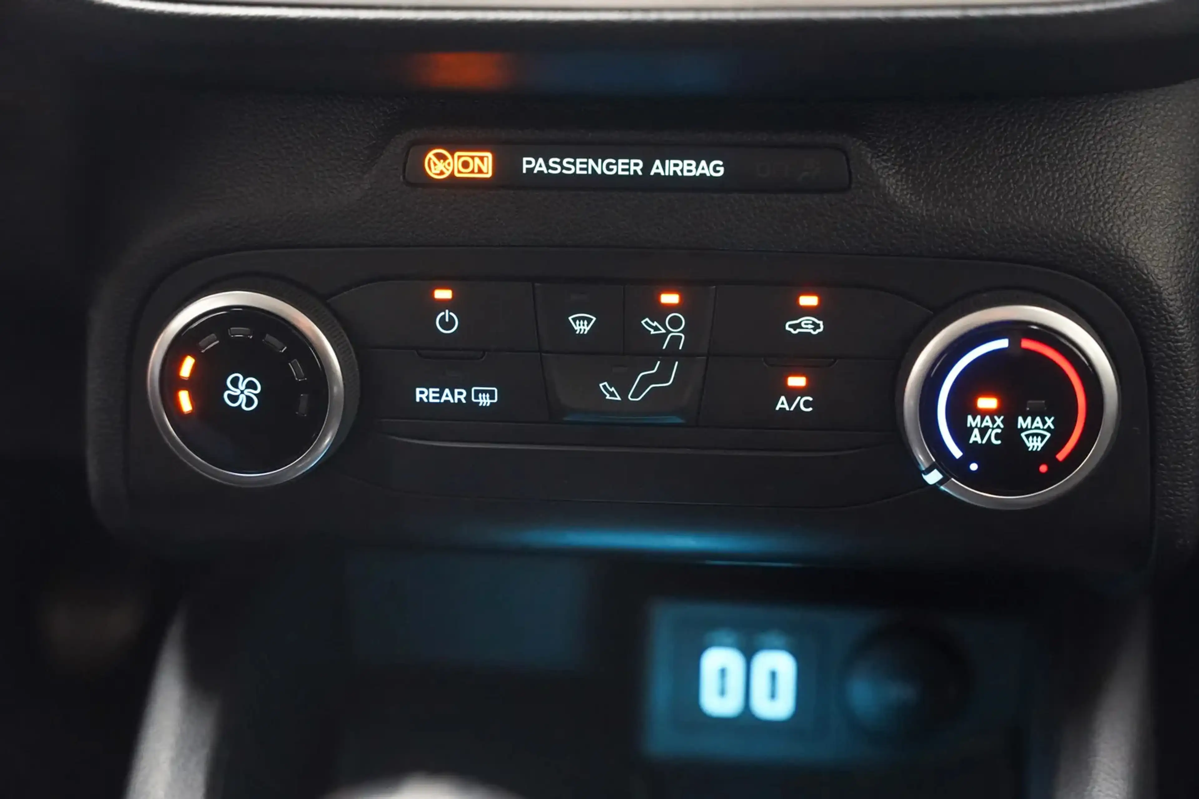 Ford Focus 1.0 EcoBoost Trend Business [ Navi Camera Apple Ca — photo 8