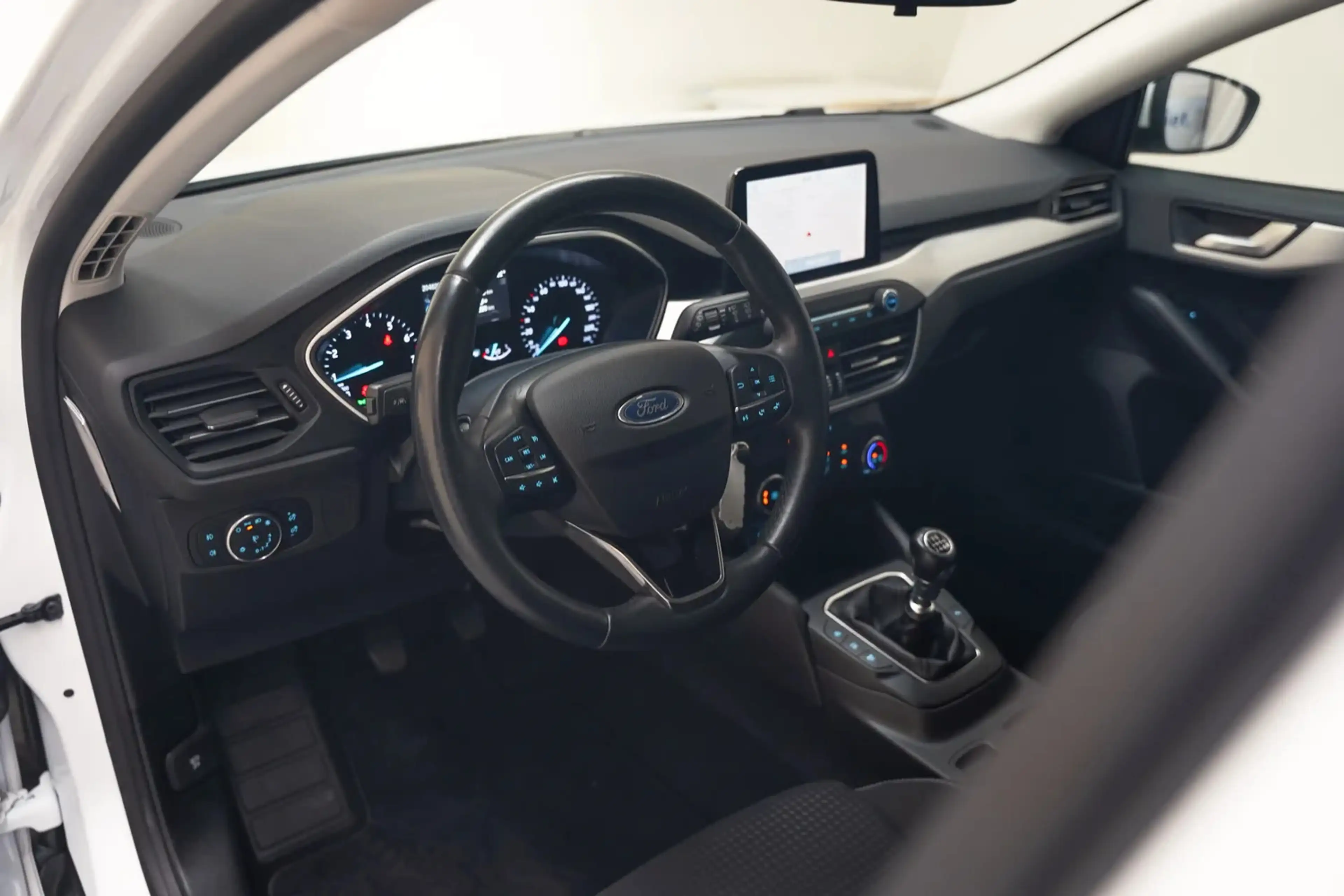 Ford Focus 1.0 EcoBoost Trend Business [ Navi Camera Apple Ca — photo 14