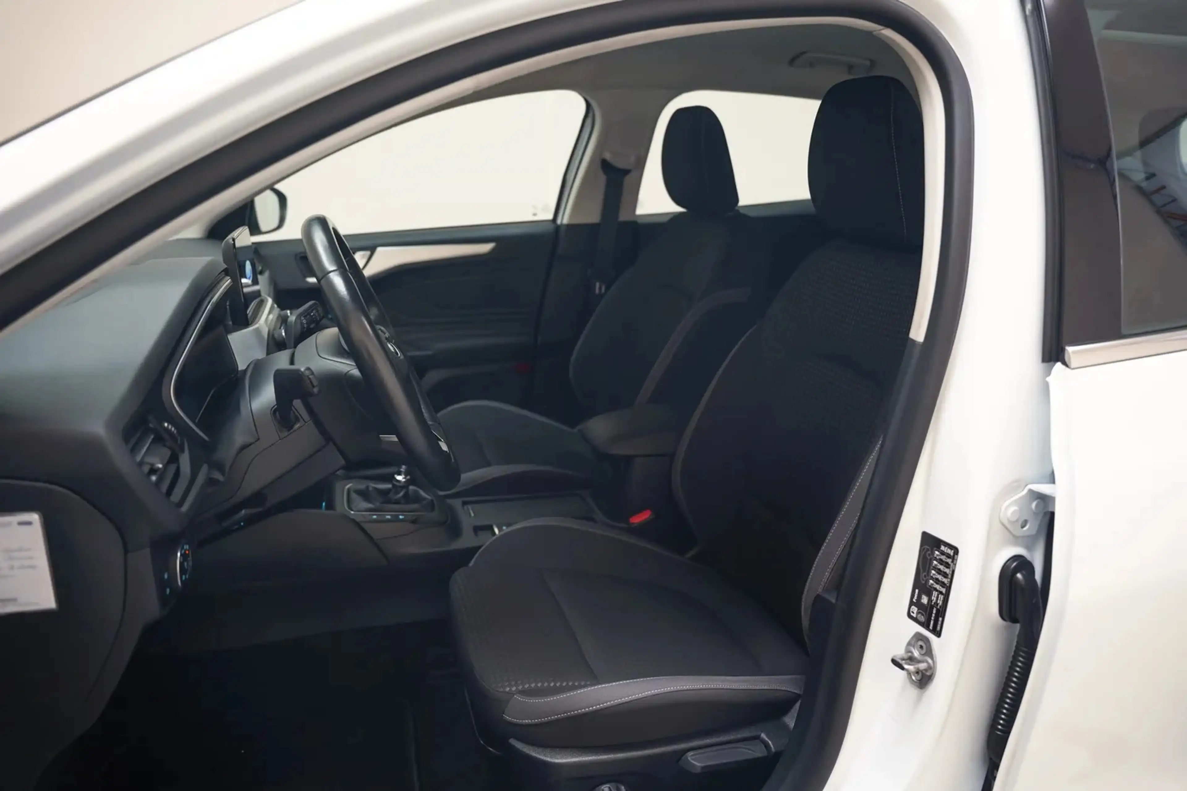 Ford Focus 1.0 EcoBoost Trend Business [ Navi Camera Apple Ca — photo 9
