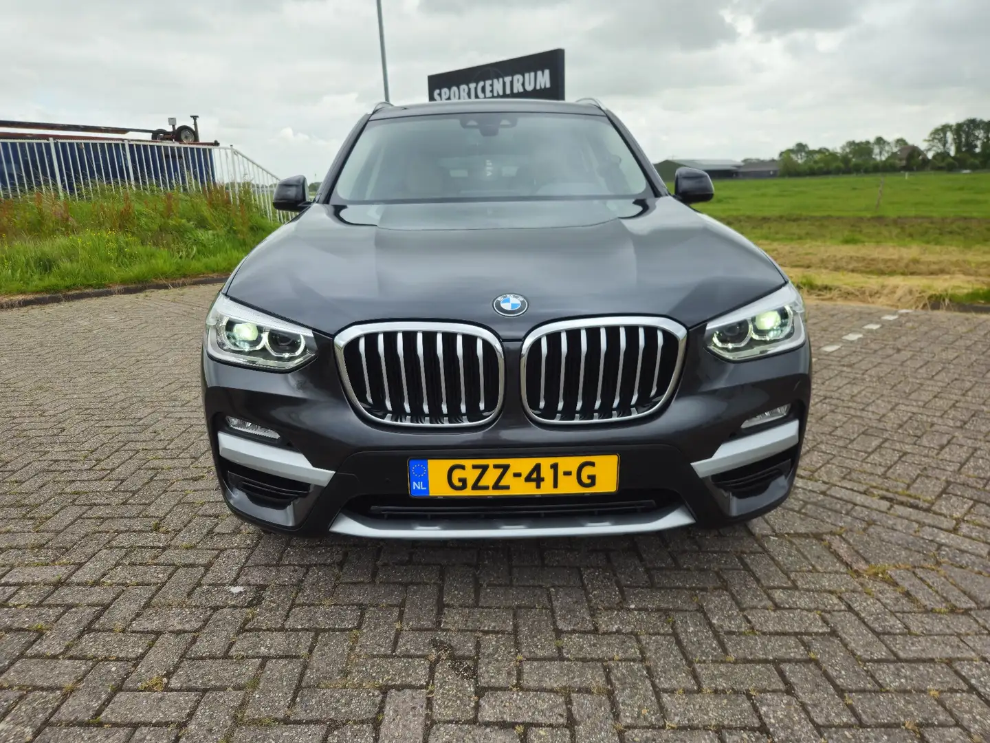 BMW X3 xDrive20i Aut. Luxury Line Beige - 1
