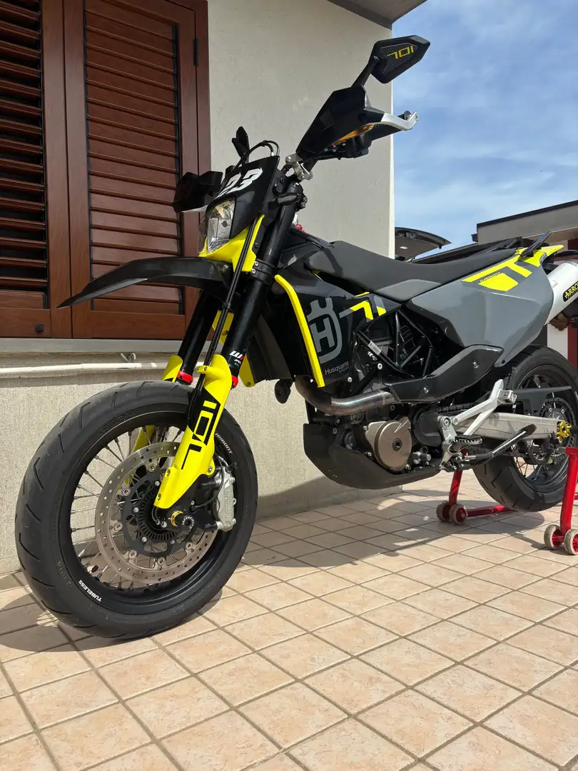 Husqvarna 701 Supermoto Galben - 1