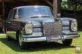 Mercedes-Benz 220 b W111 – Zeitlose Eleganz der Heckflossen-Ära Argento - thumbnail 1