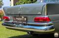Mercedes-Benz 220 b W111 – Zeitlose Eleganz der Heckflossen-Ära Plateado - thumbnail 16