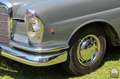 Mercedes-Benz 220 b W111 – Zeitlose Eleganz der Heckflossen-Ära Argintiu - thumbnail 4