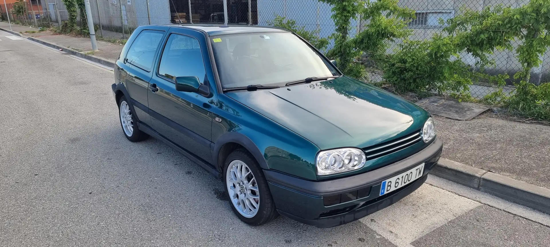 Volkswagen Golf 2.0 GTi - 1