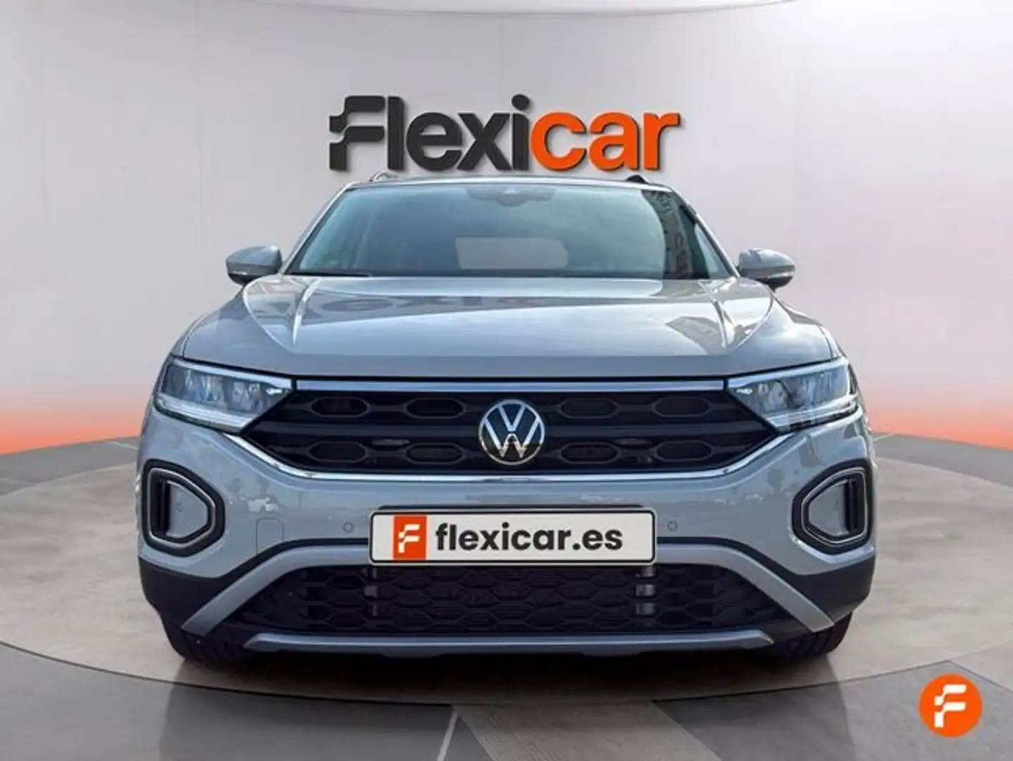 Volkswagen T-Roc 1.5 TSI Más 110kW Gris - 2